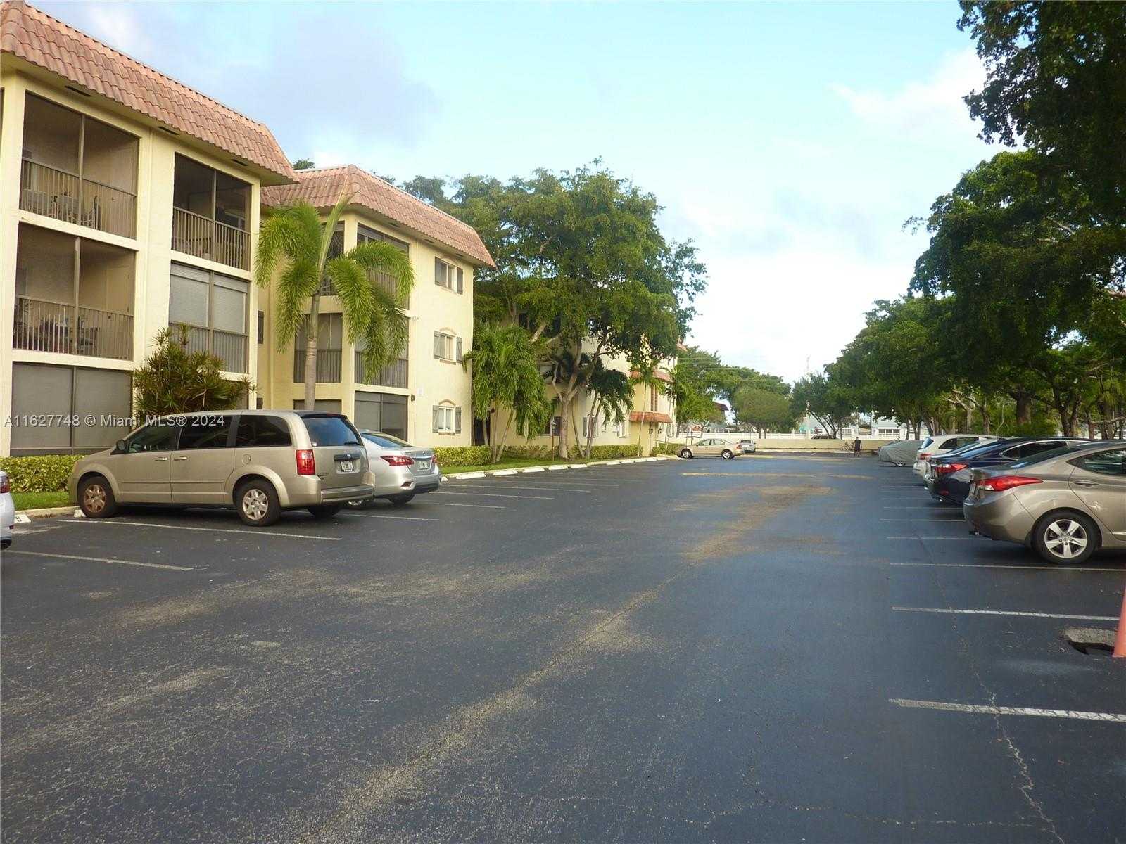 Small Image of 251 SOUTH CYPRESS RD #125, Pompano Beach Number 32