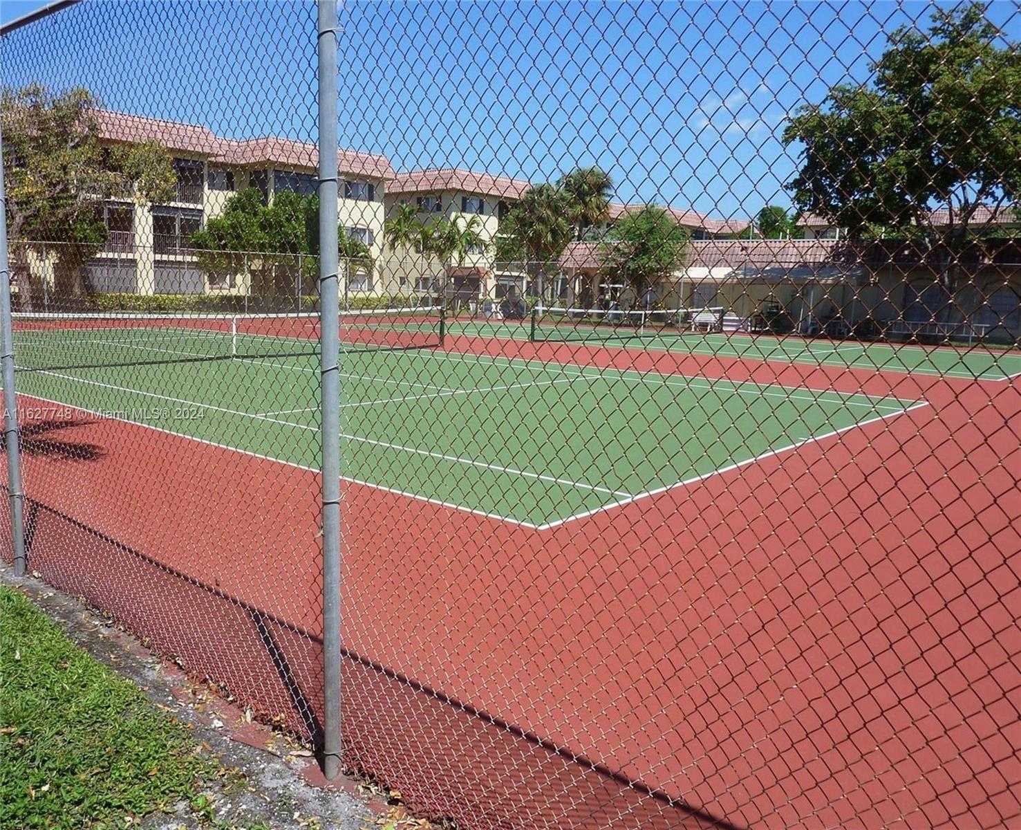 Small Image of 251 SOUTH CYPRESS RD #125, Pompano Beach Number 4
