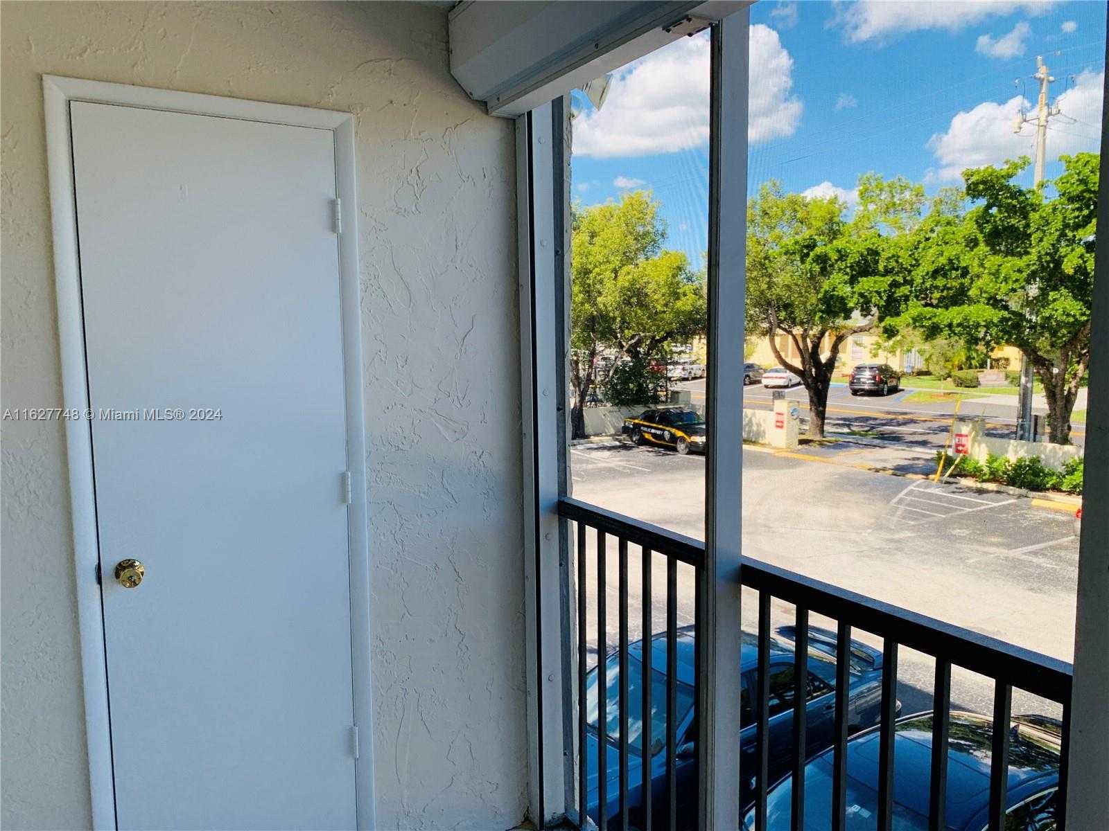 Small Image of 251 SOUTH CYPRESS RD #125, Pompano Beach Number 8