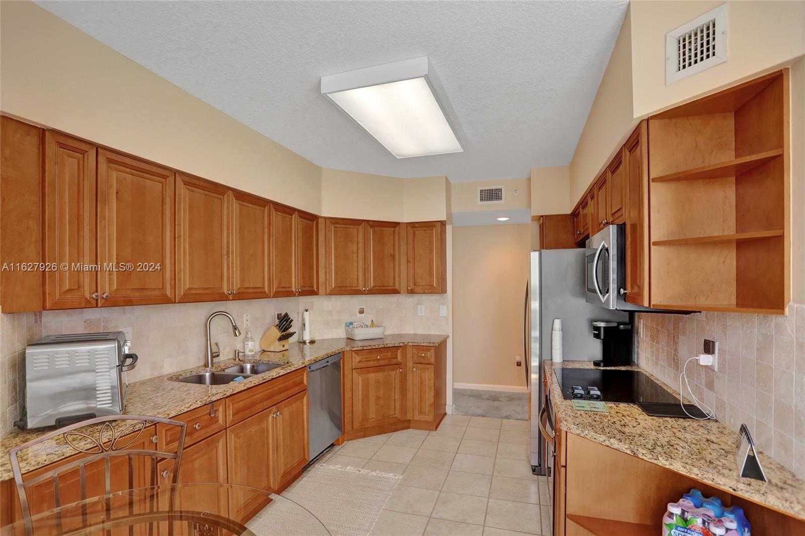 Small Image of 3370 HIDDEN BAY DR #2114, Aventura Number 12