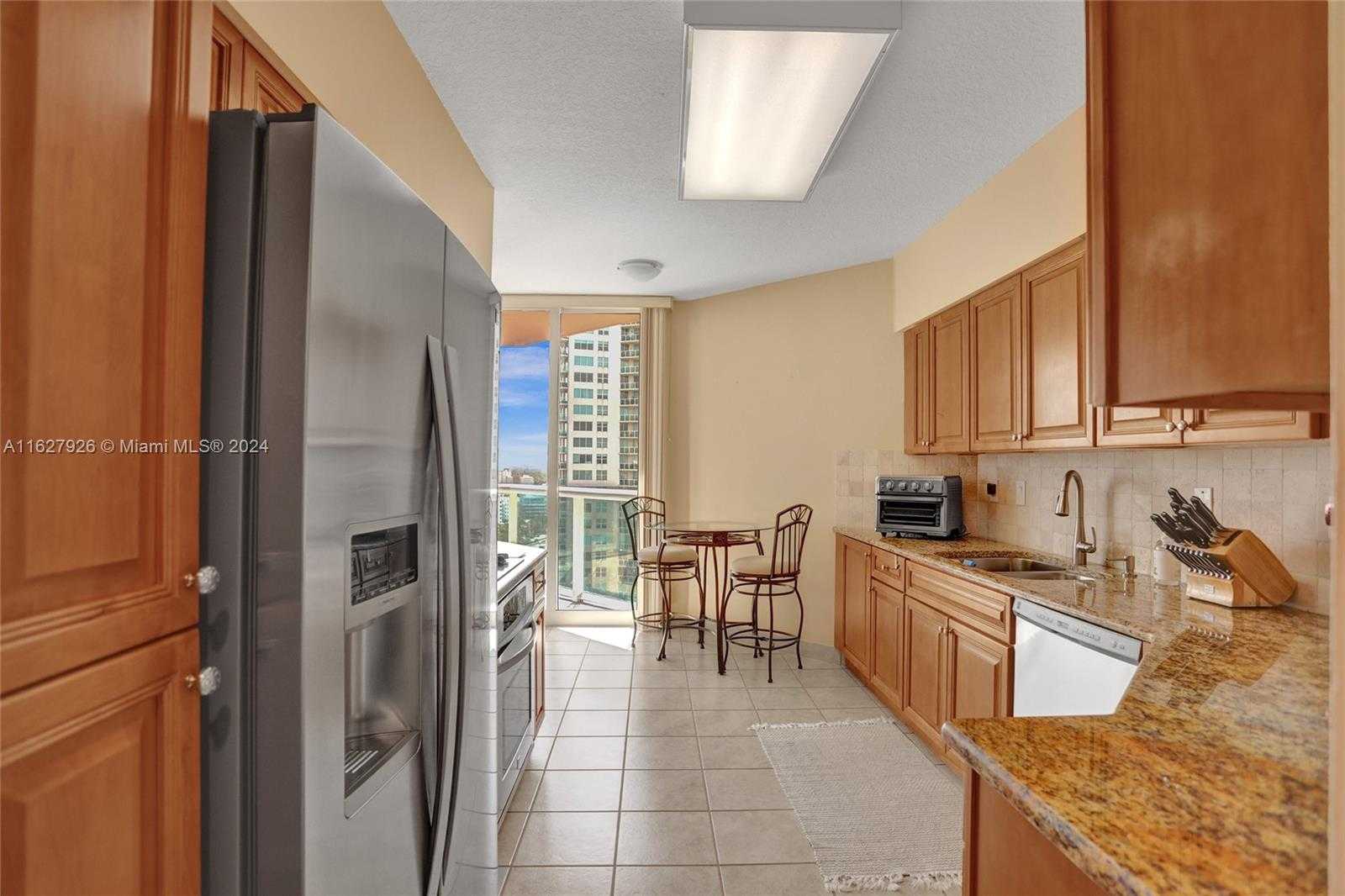 Small Image of 3370 HIDDEN BAY DR #2114, Aventura Number 14