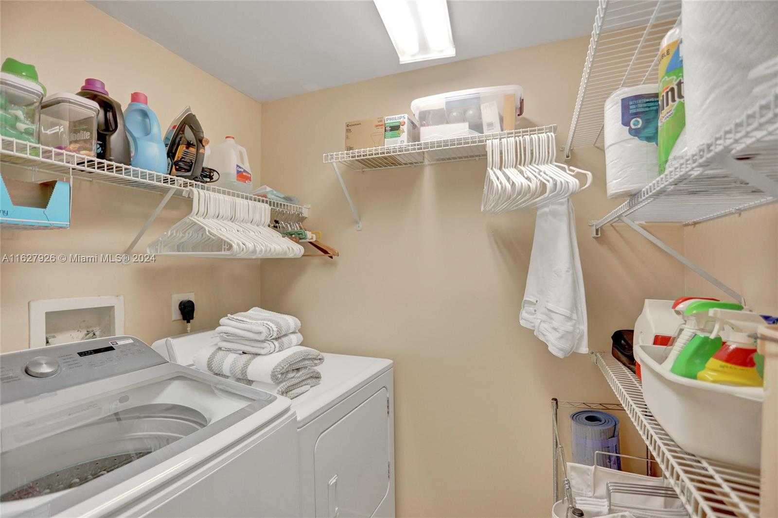 Small Image of 3370 HIDDEN BAY DR #2114, Aventura Number 24