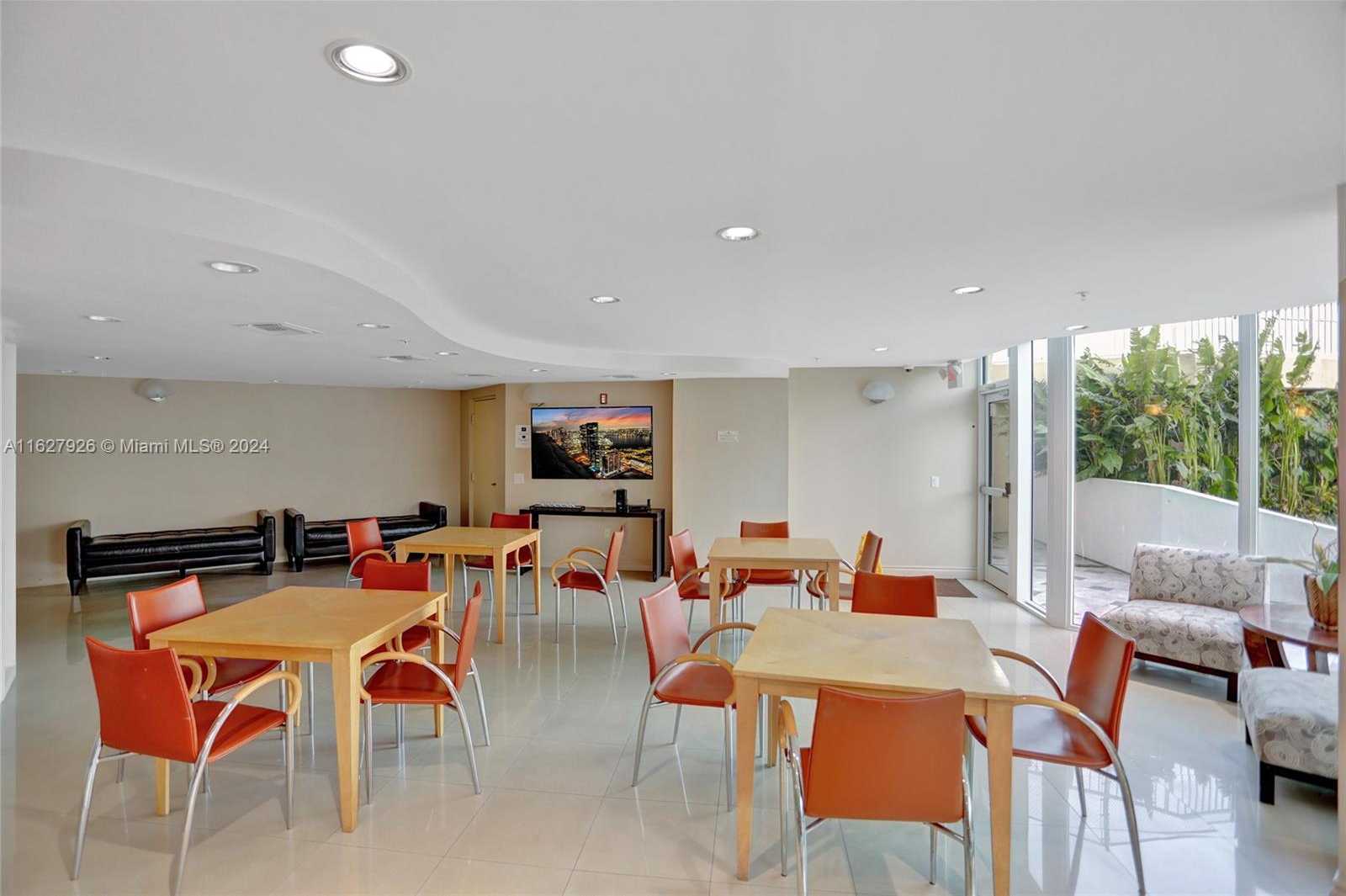Small Image of 3370 HIDDEN BAY DR #2114, Aventura Number 47