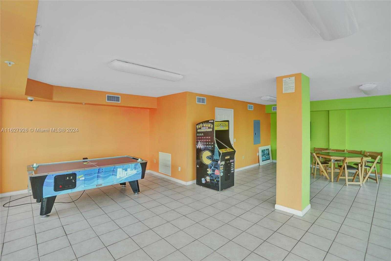 Small Image of 3370 HIDDEN BAY DR #2114, Aventura Number 51