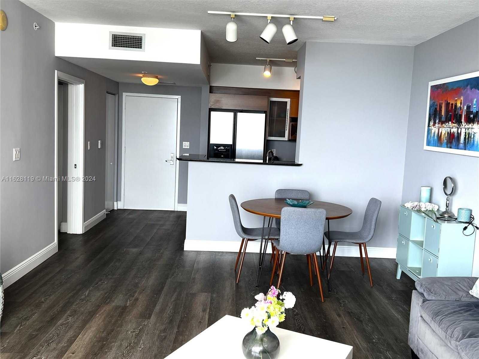 Small Image of 325 SOUTH BISCAYNE BLVD #3718, Miami Number 3