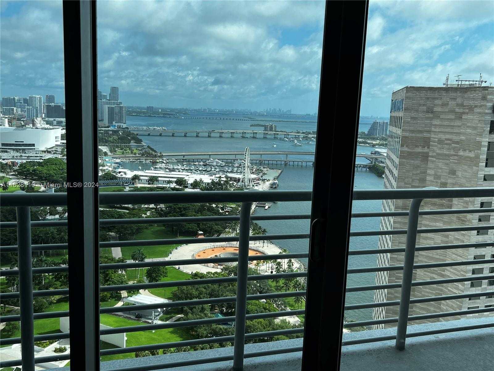 Small Image of 325 SOUTH BISCAYNE BLVD #3718, Miami Number 5