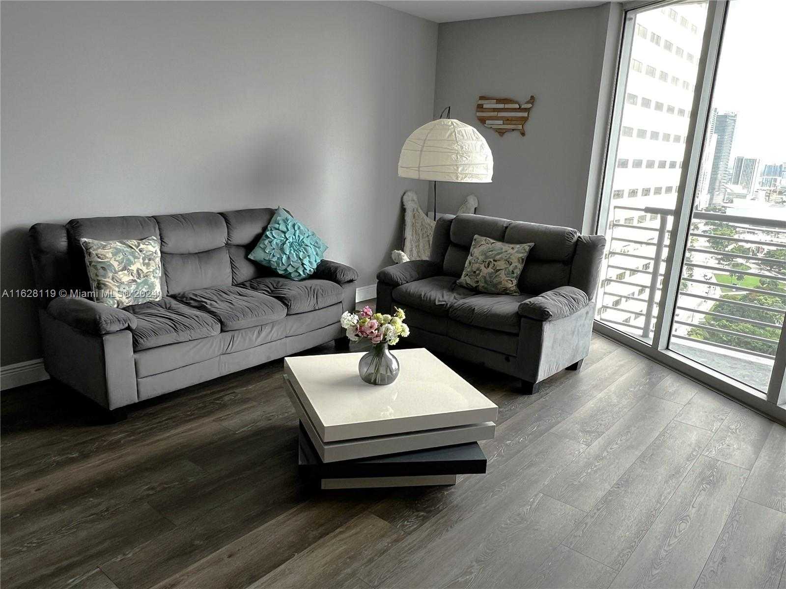Small Image of 325 SOUTH BISCAYNE BLVD #3718, Miami Number 6