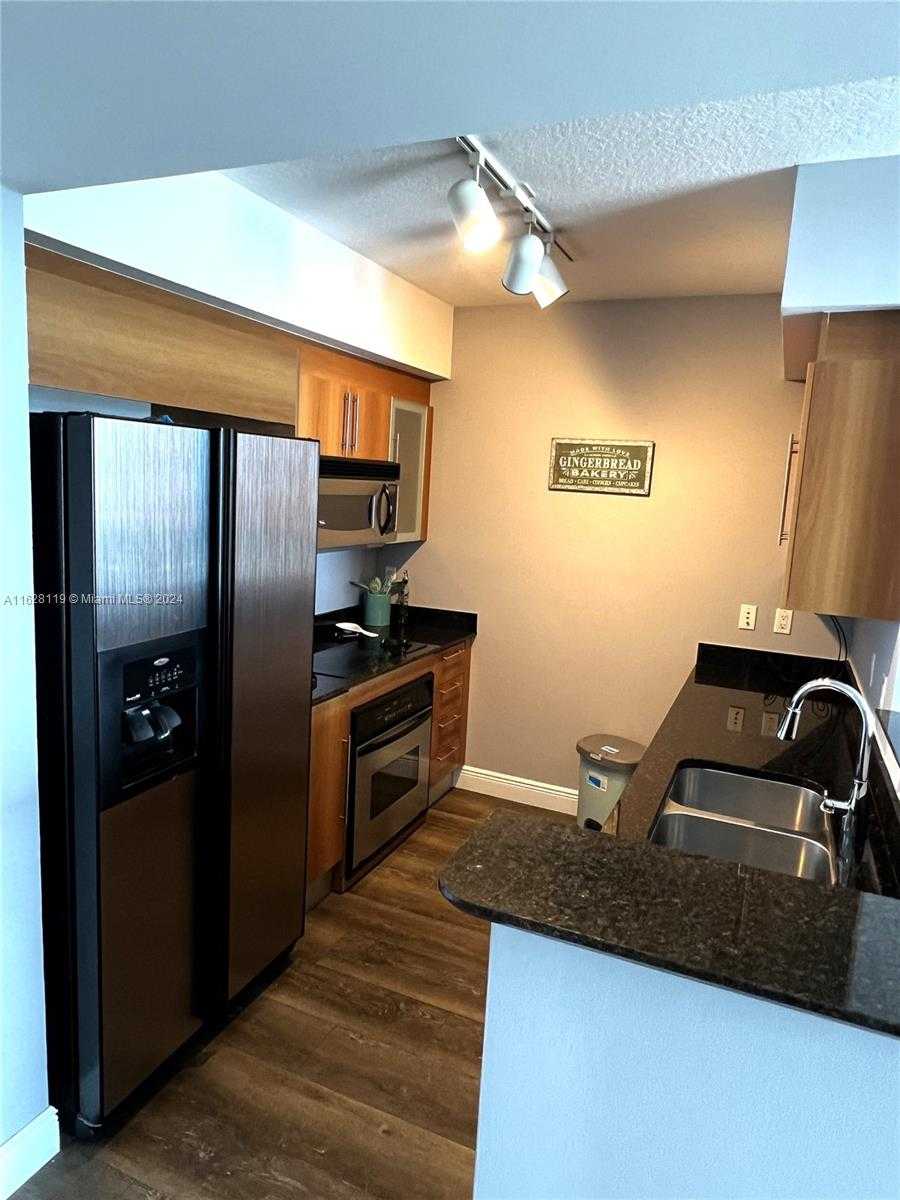 Small Image of 325 SOUTH BISCAYNE BLVD #3718, Miami Number 9