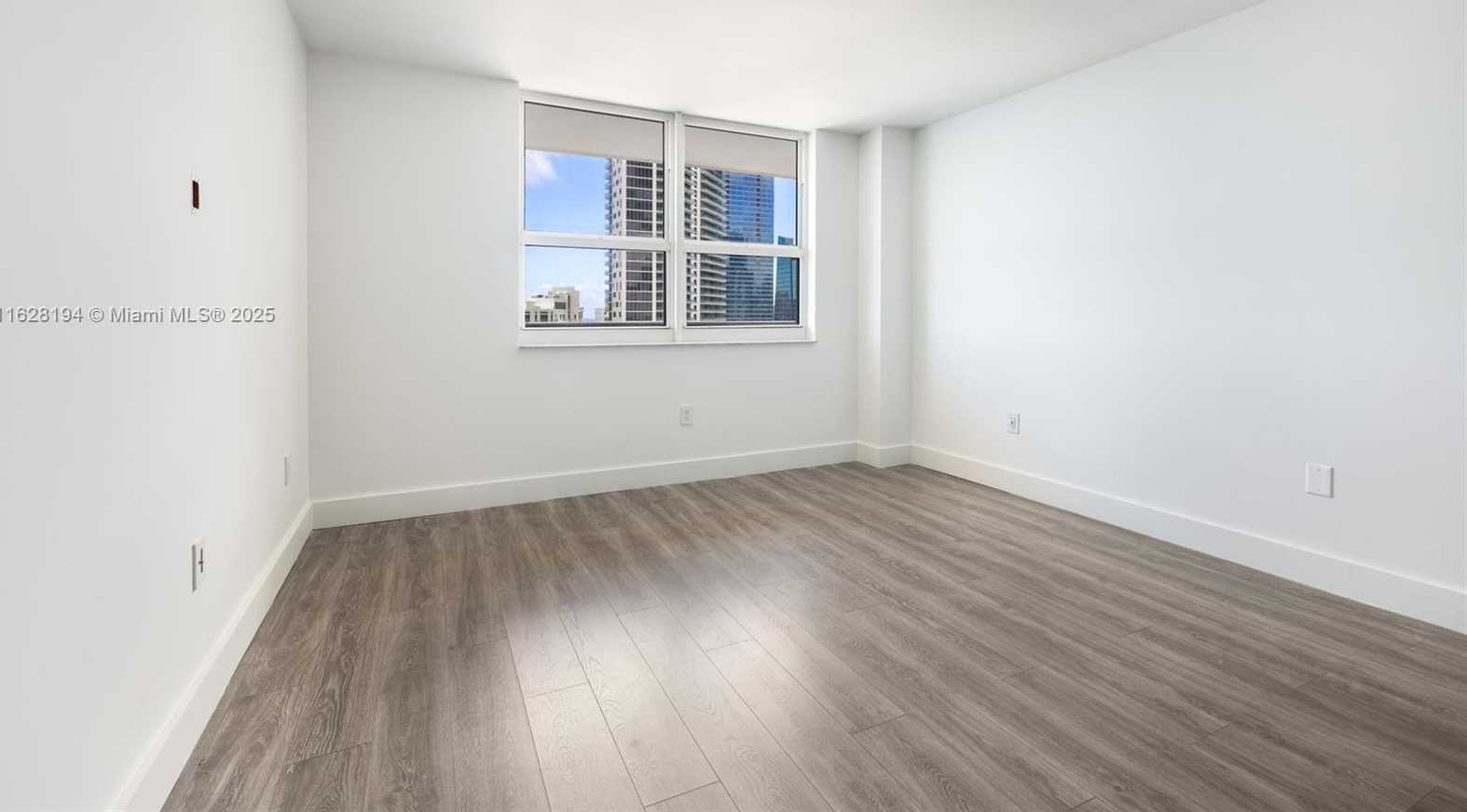 Small Image of 1155 BRICKELL BAY DR #2907, Miami Number 11