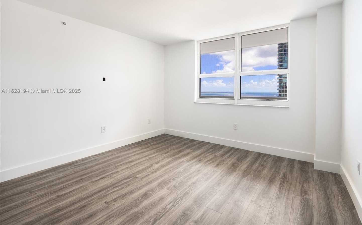 Small Image of 1155 BRICKELL BAY DR #2907, Miami Number 12