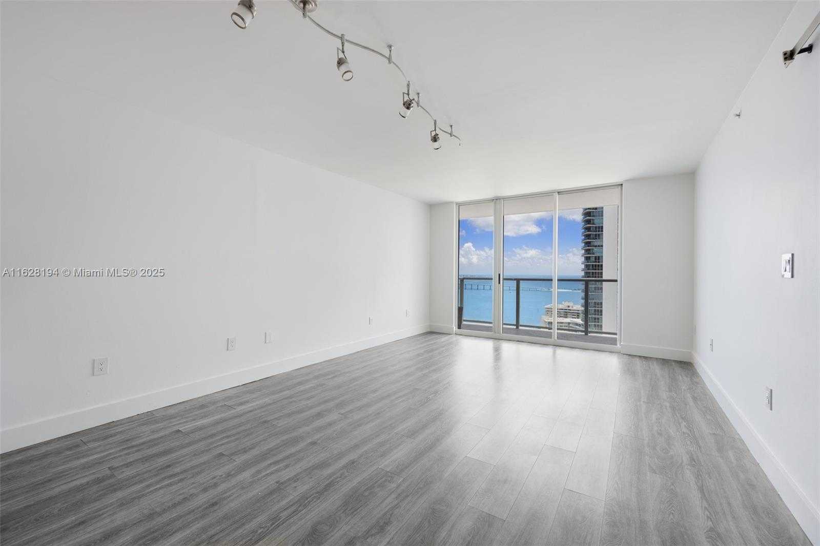 Small Image of 1155 BRICKELL BAY DR #2907, Miami Number 8