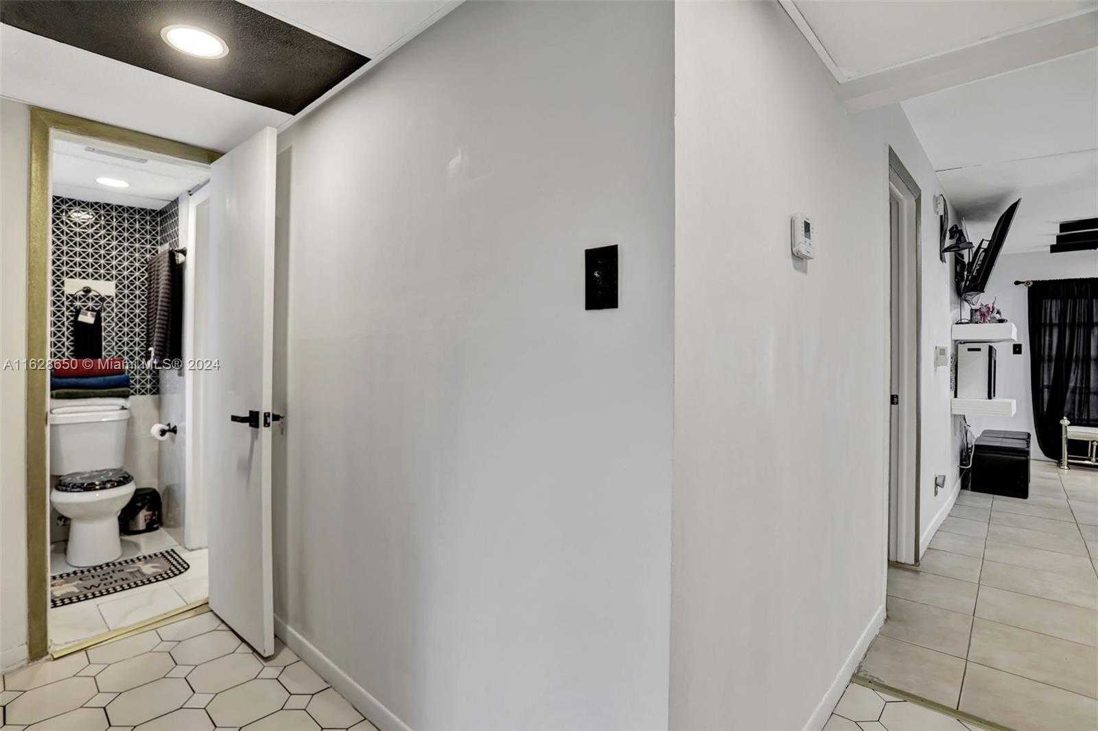Small Image of 7897 GOLF CIR DR #107, Margate Number 11