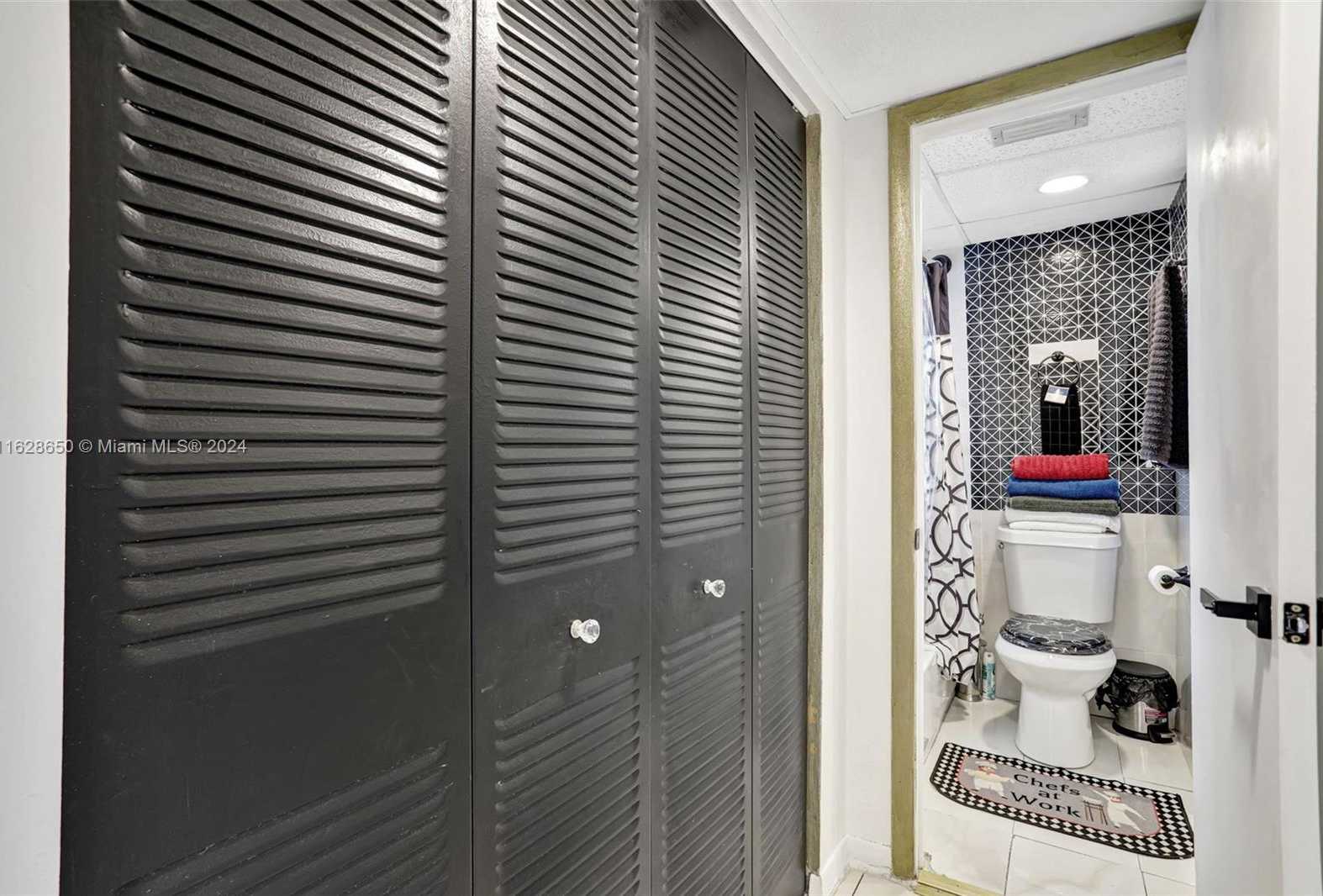 Small Image of 7897 GOLF CIR DR #107, Margate Number 15