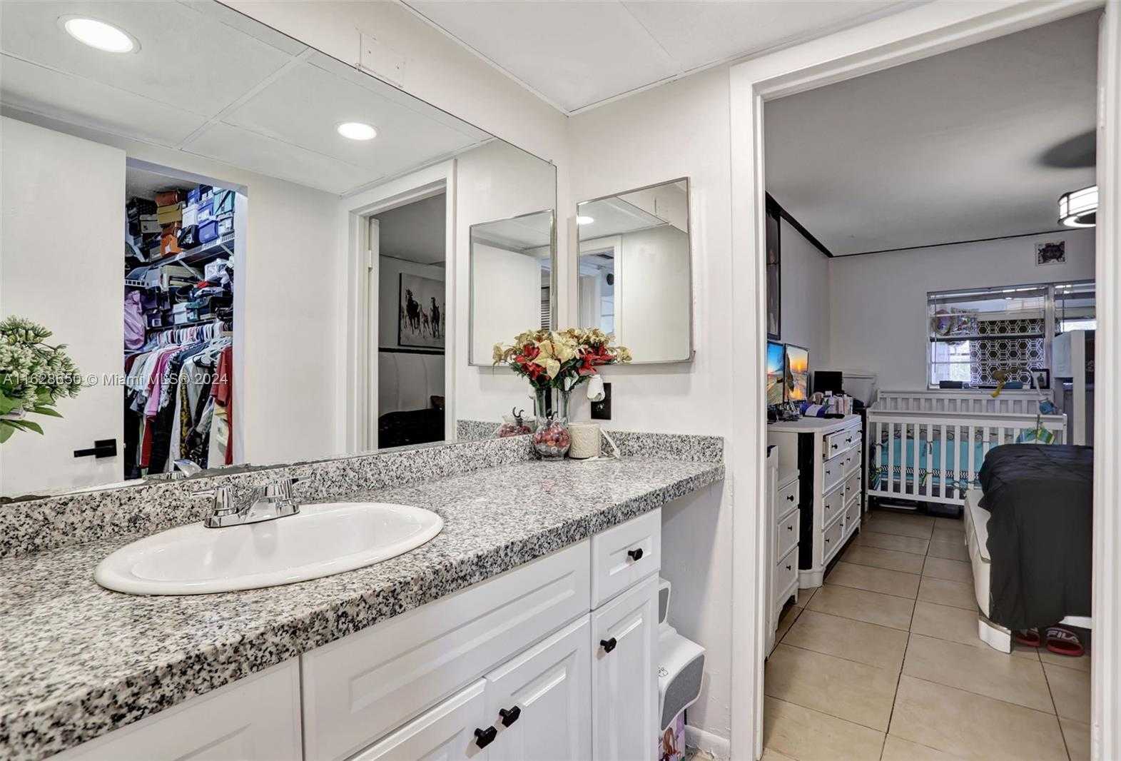 Small Image of 7897 GOLF CIR DR #107, Margate Number 17