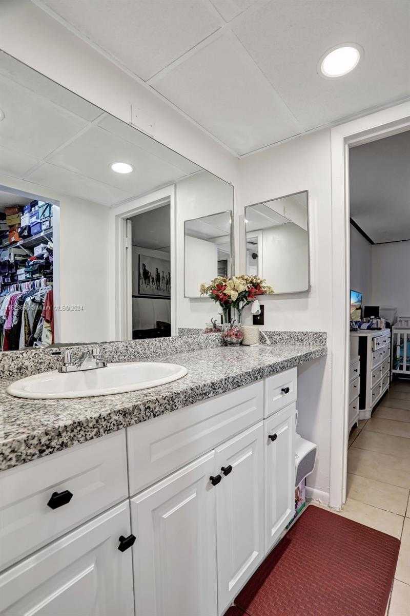 Small Image of 7897 GOLF CIR DR #107, Margate Number 18