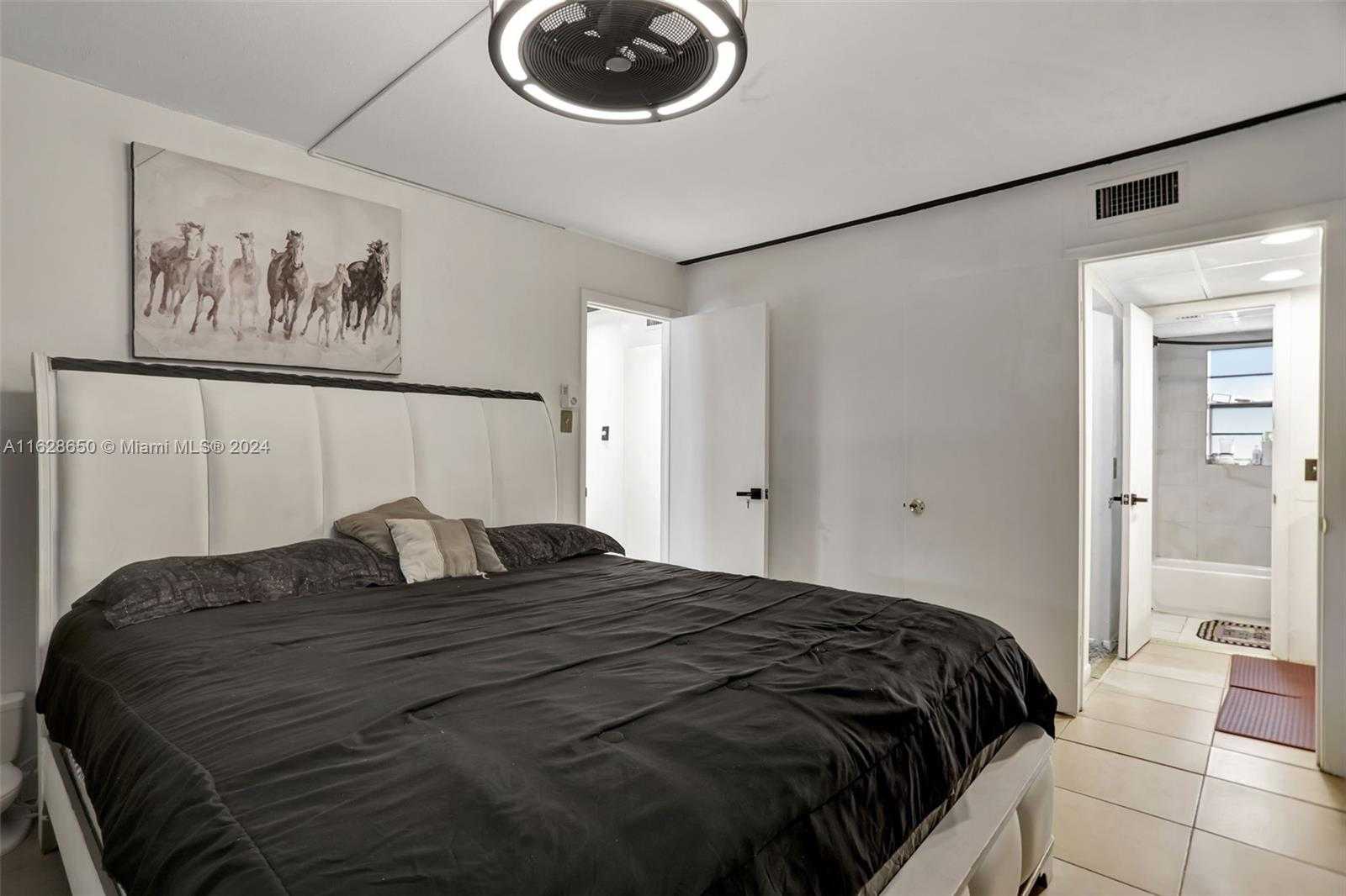 Small Image of 7897 GOLF CIR DR #107, Margate Number 20