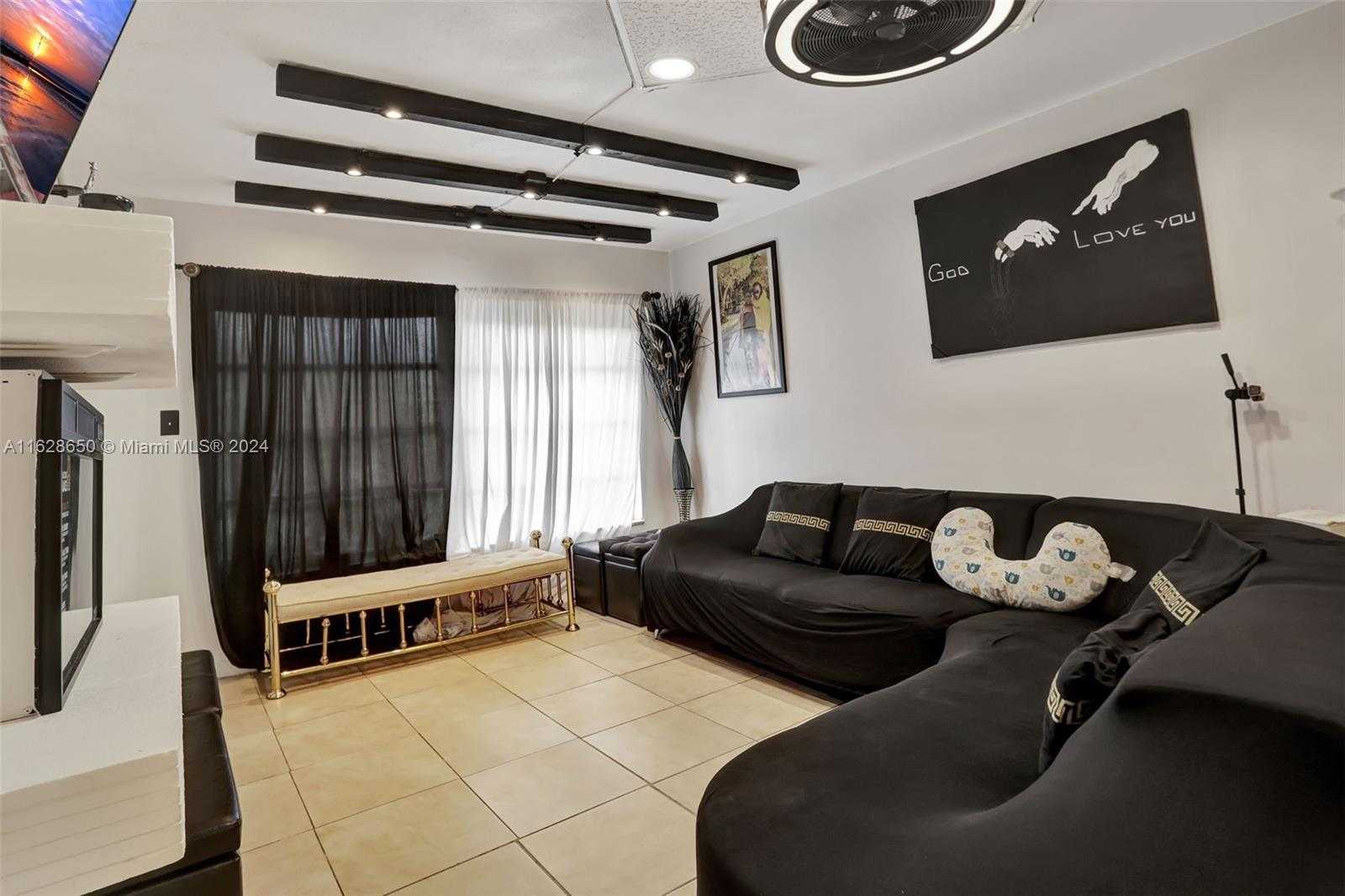 Small Image of 7897 GOLF CIR DR #107, Margate Number 5