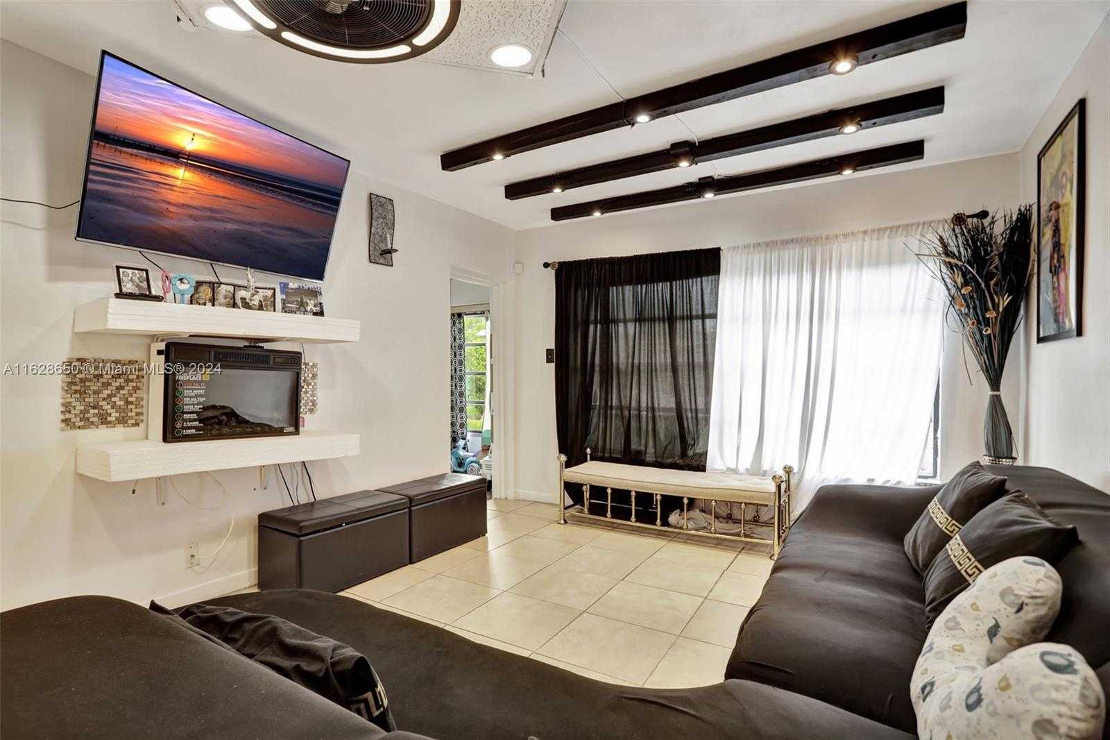 Small Image of 7897 GOLF CIR DR #107, Margate Number 7