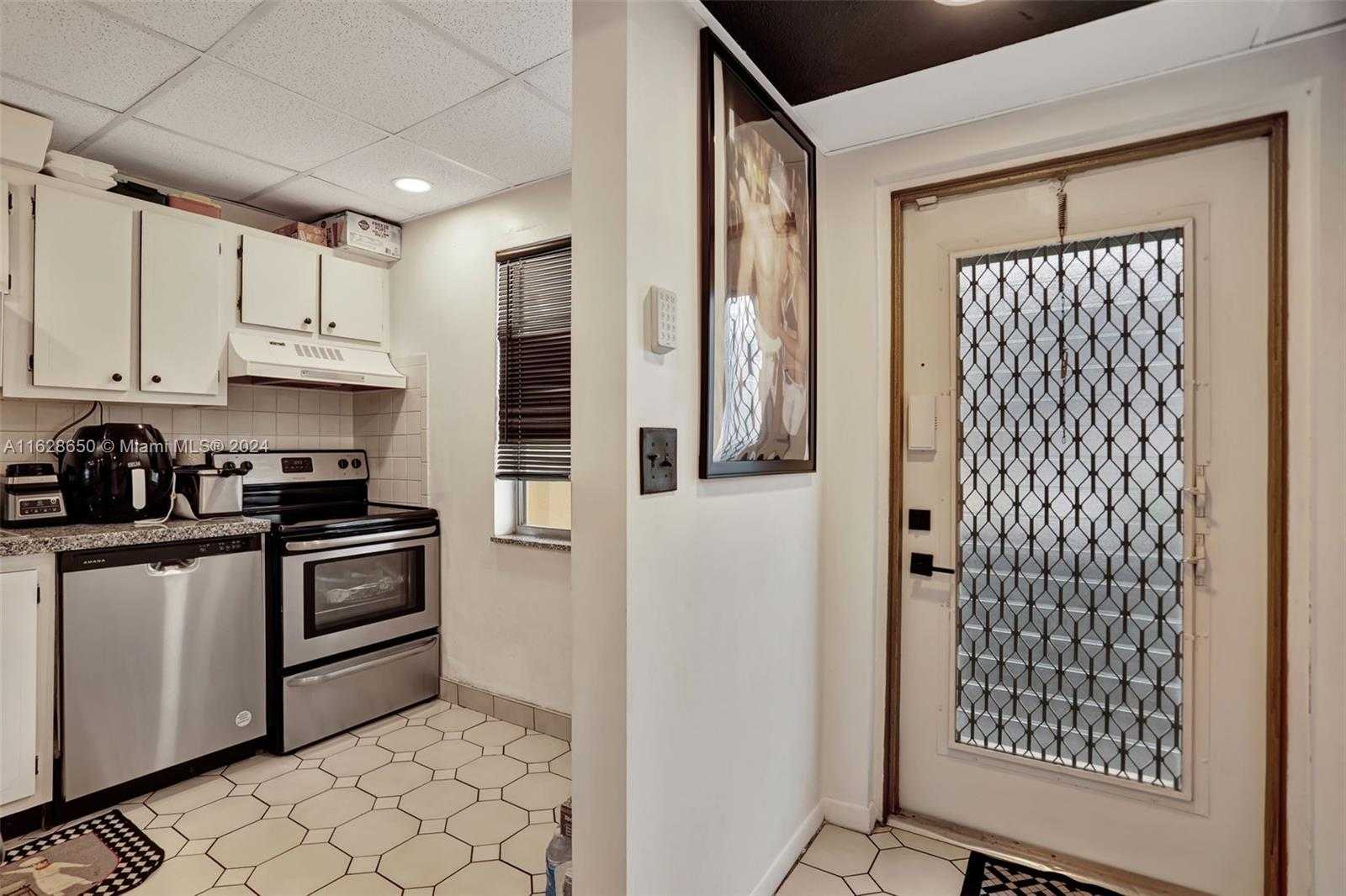 Small Image of 7897 GOLF CIR DR #107, Margate Number 9