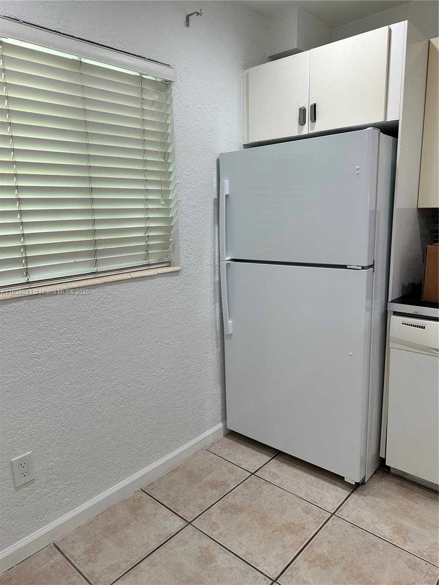 Small Image of 8600 SOUTH WEST 67TH AVE #908, Pinecrest Number 18