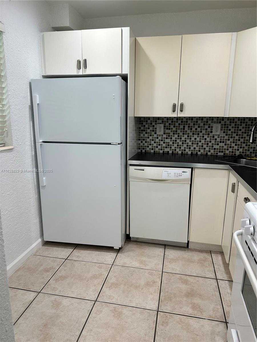 Small Image of 8600 SOUTH WEST 67TH AVE #908, Pinecrest Number 21