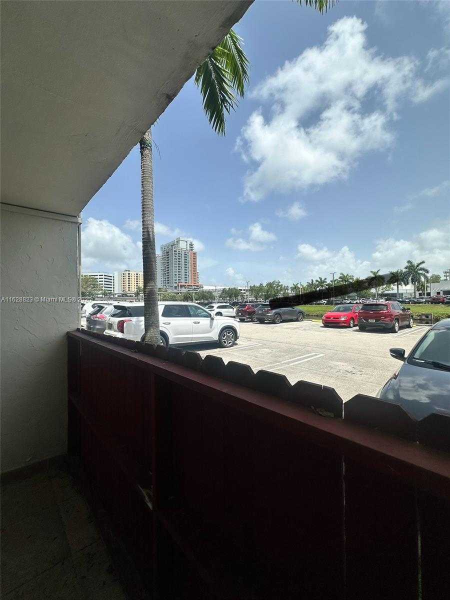 Small Image of 8600 SOUTH WEST 67TH AVE #908, Pinecrest Number 8