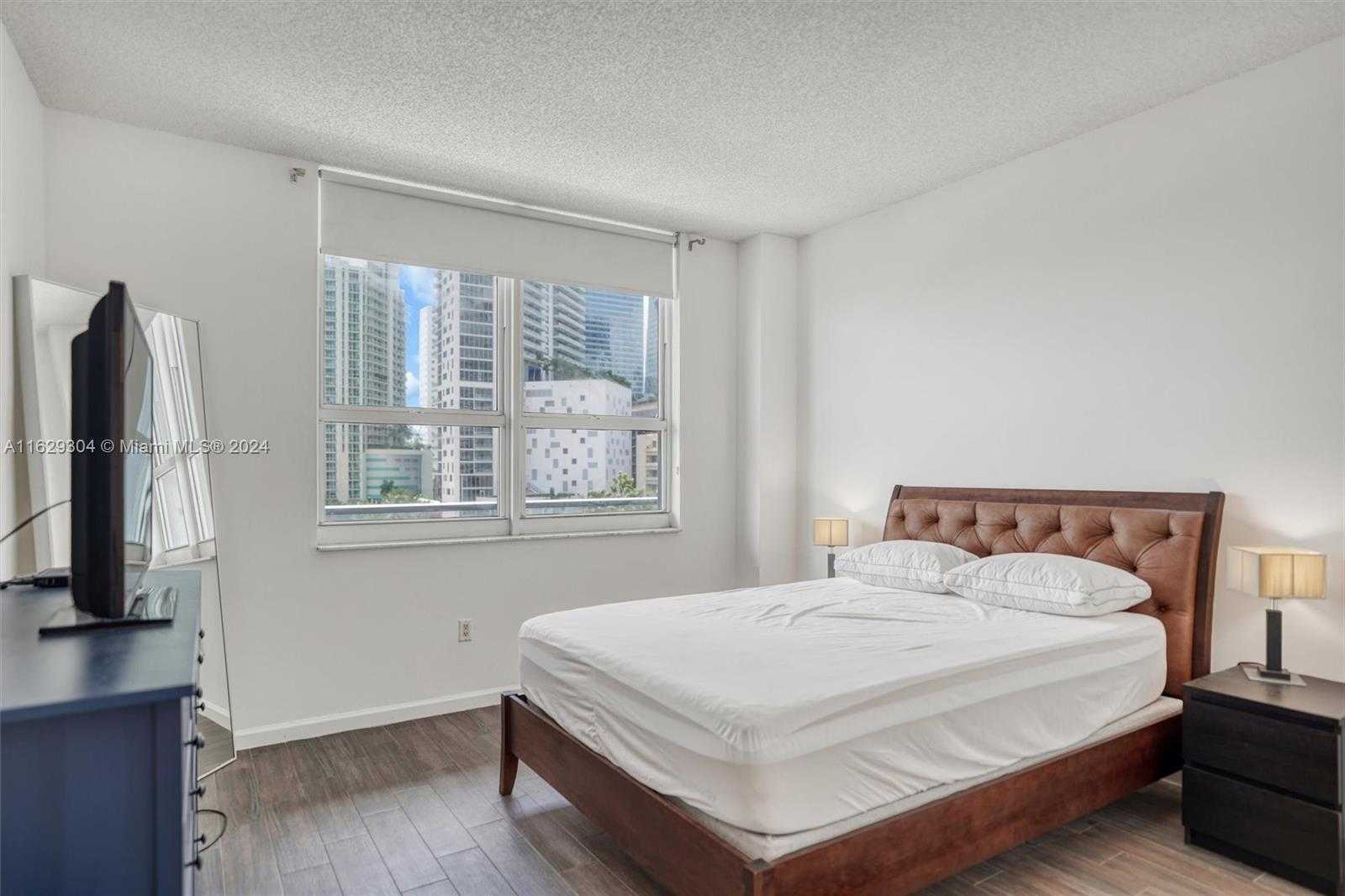 Small Image of 1155 BRICKELL BAY DR #507, Miami Number 22