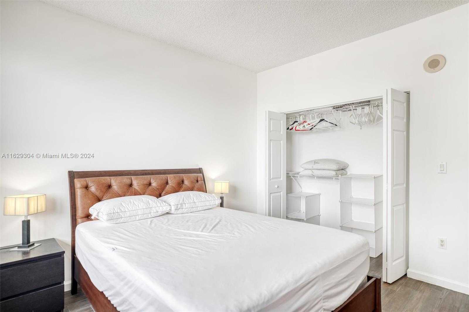 Small Image of 1155 BRICKELL BAY DR #507, Miami Number 28