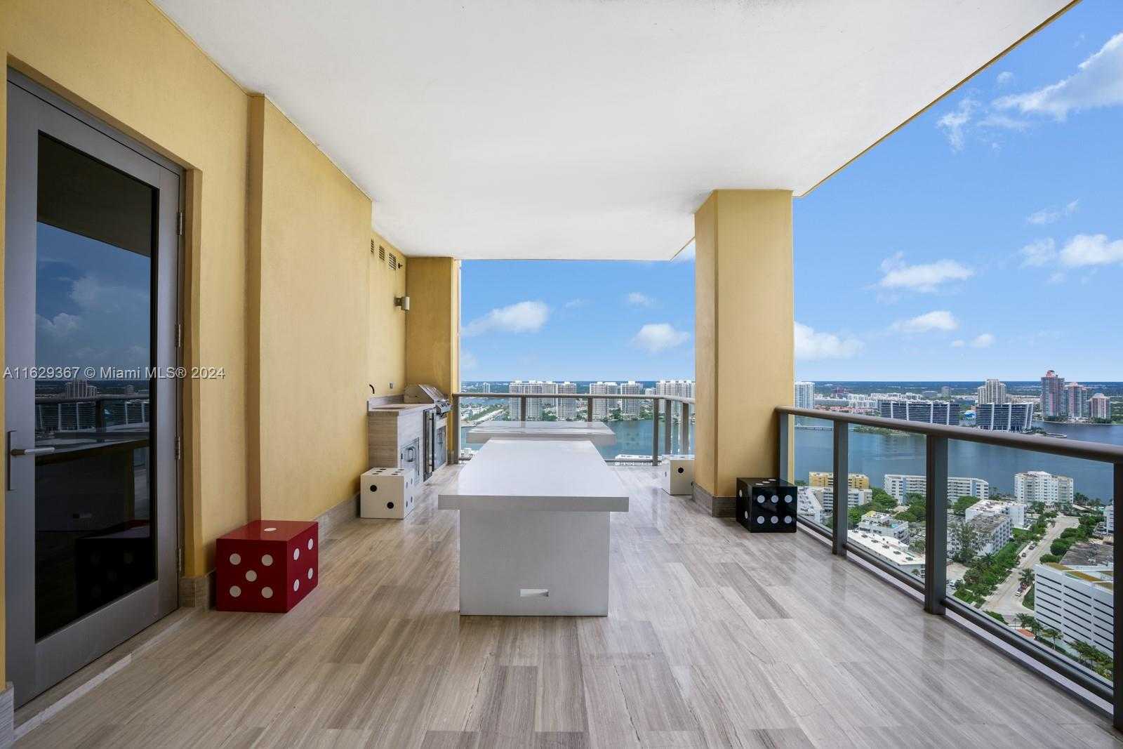Small Image of 17749 Collins Ave, Sunny Isles Beach, FL 33160, USA Number 47