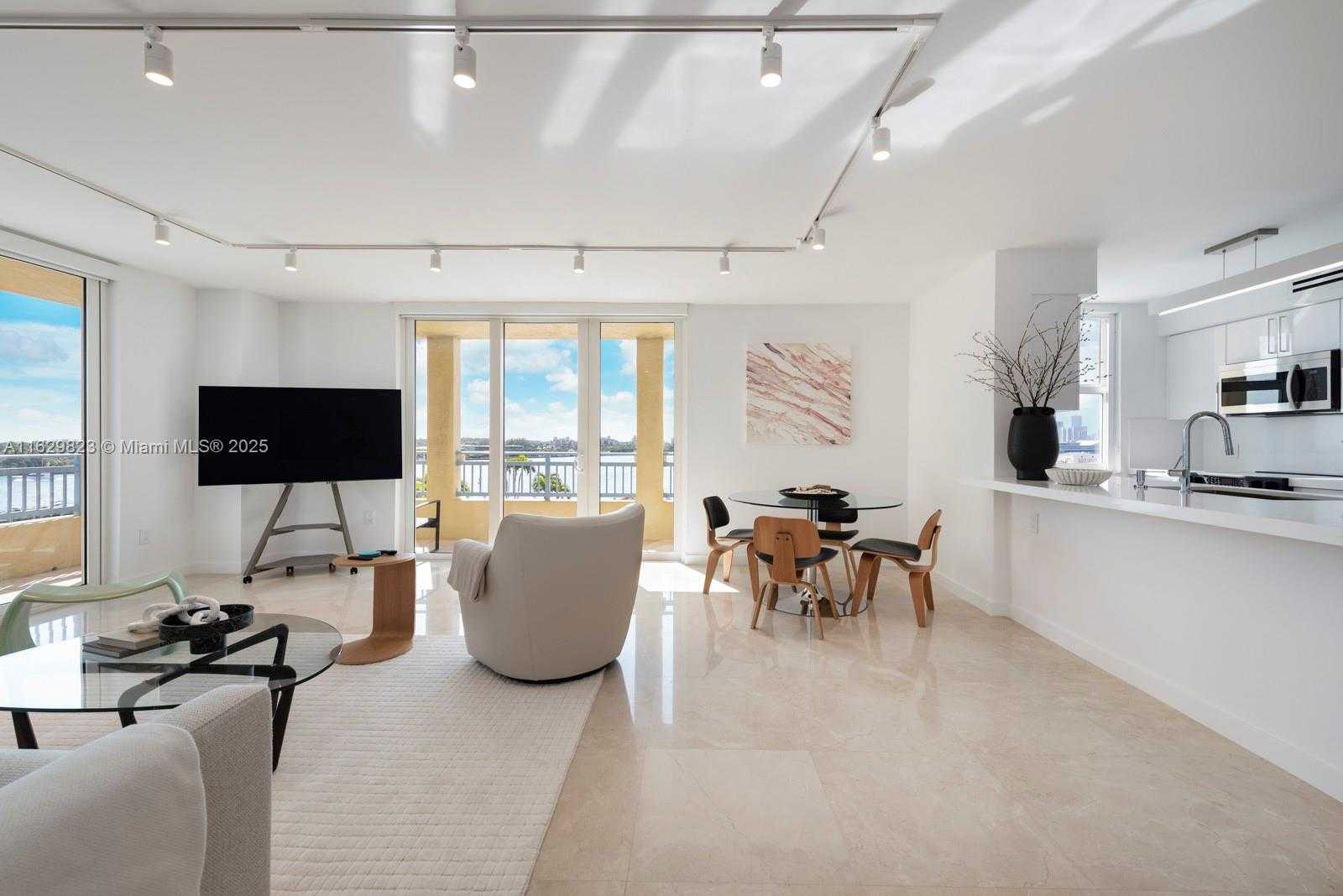 Small Image of 90 ALTON RD #902, Miami Beach Number 5