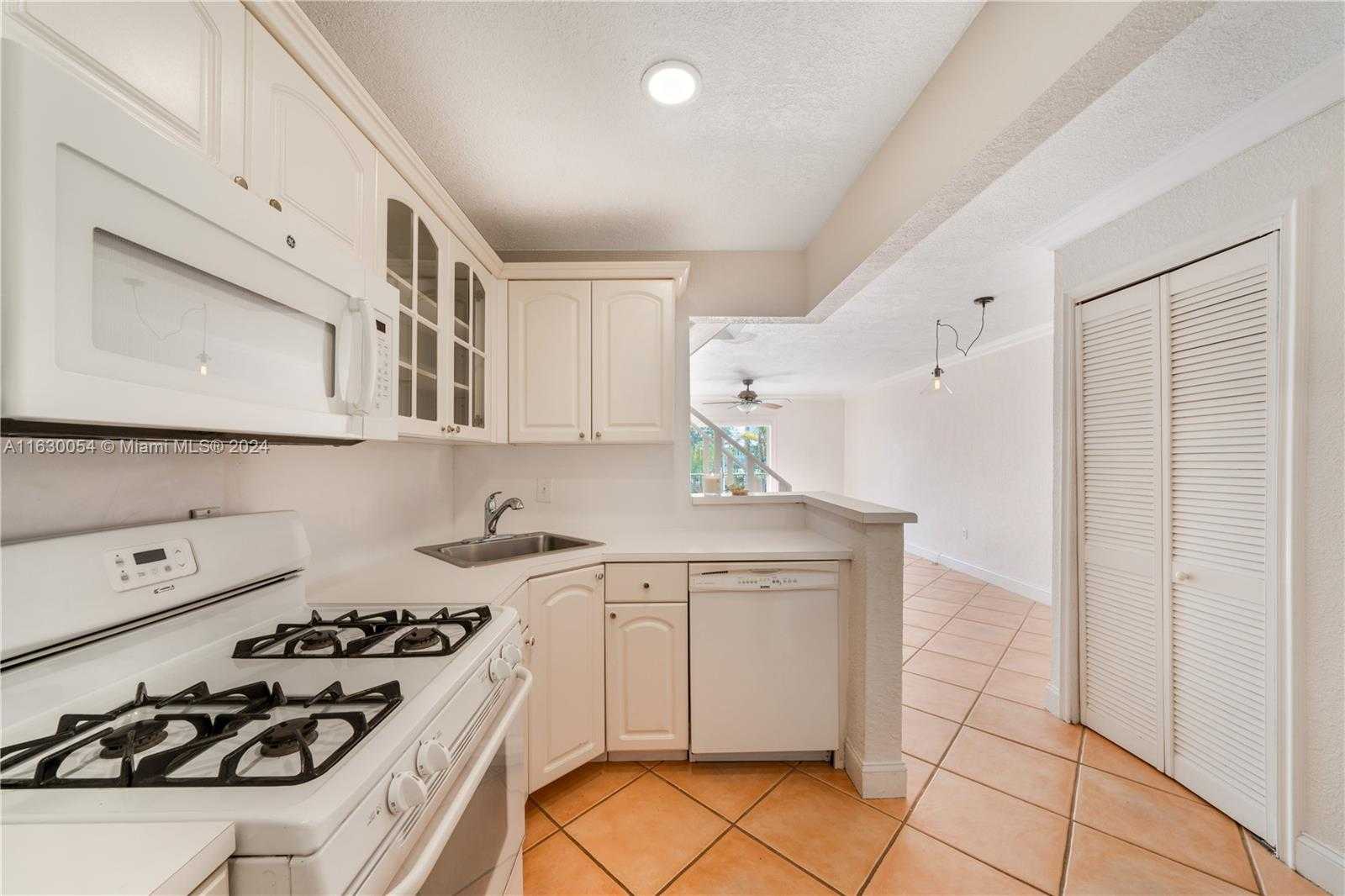 Small Image of 8650 SOUTH WEST 67TH AVE #1038, Pinecrest Number 21