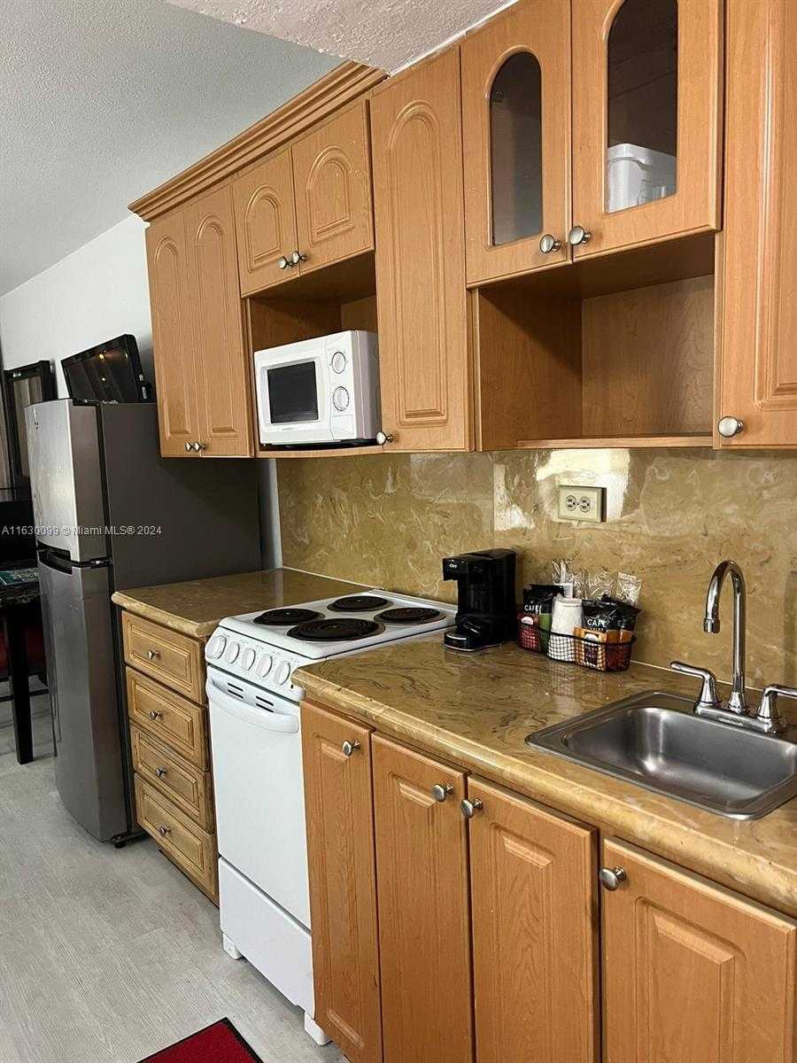 Small Image of 19201 COLLINS AVE #534, Sunny Isles Beach Number 2