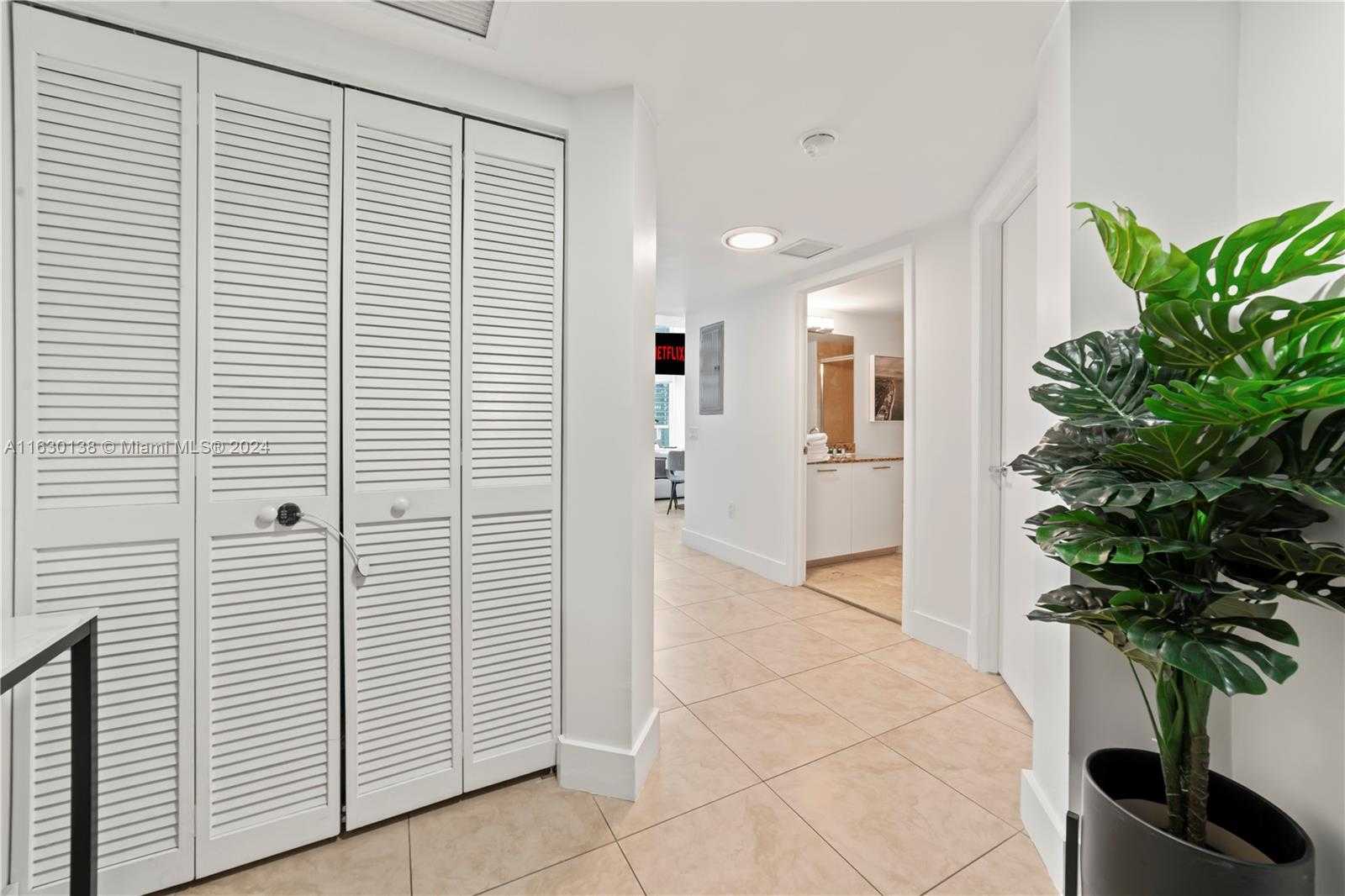 Small Image of 41 SOUTH EAST 5TH ST #1901, Miami Number 25