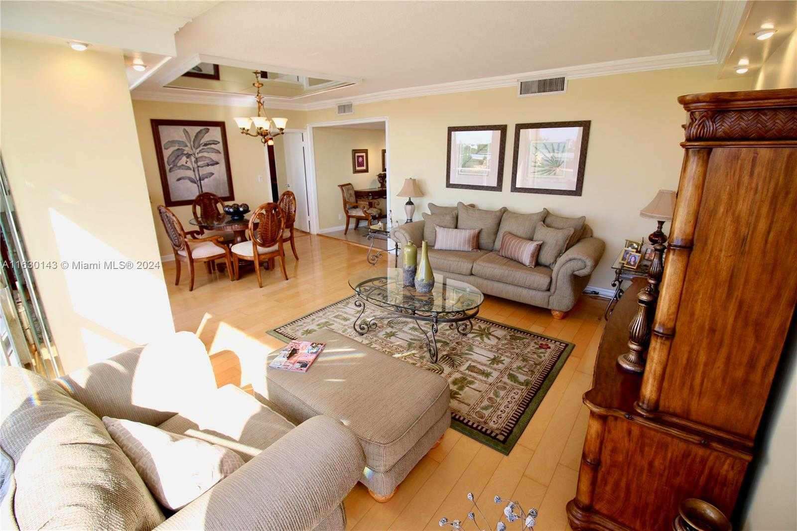 Small Image of 900 BAY DR #319, Miami Beach Number 2