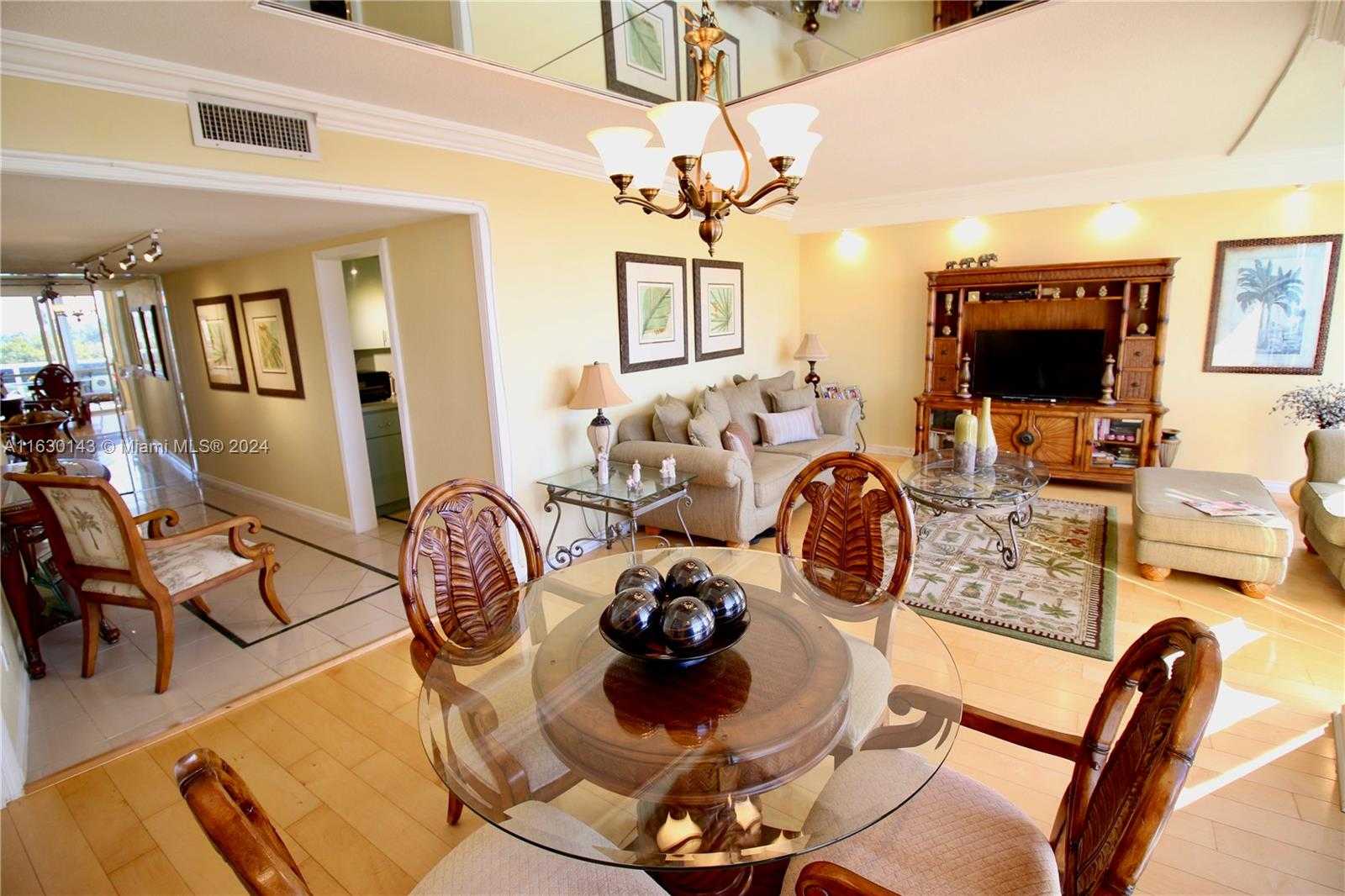 Small Image of 900 BAY DR #319, Miami Beach Number 3