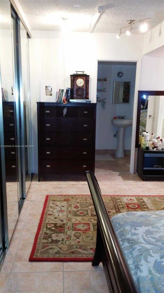 Small Image of 1351 NORTH EAST MIAMI GARDENS DR #1601E, Miami Number 26