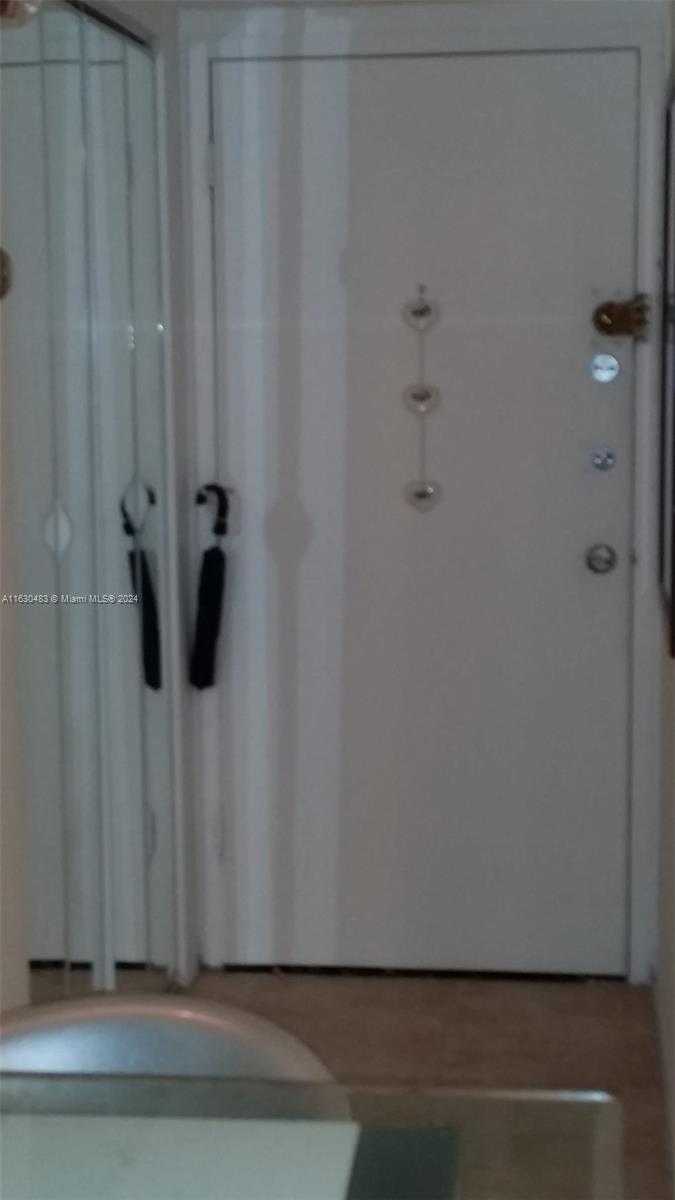 Small Image of 1351 NORTH EAST MIAMI GARDENS DR #1601E, Miami Number 4