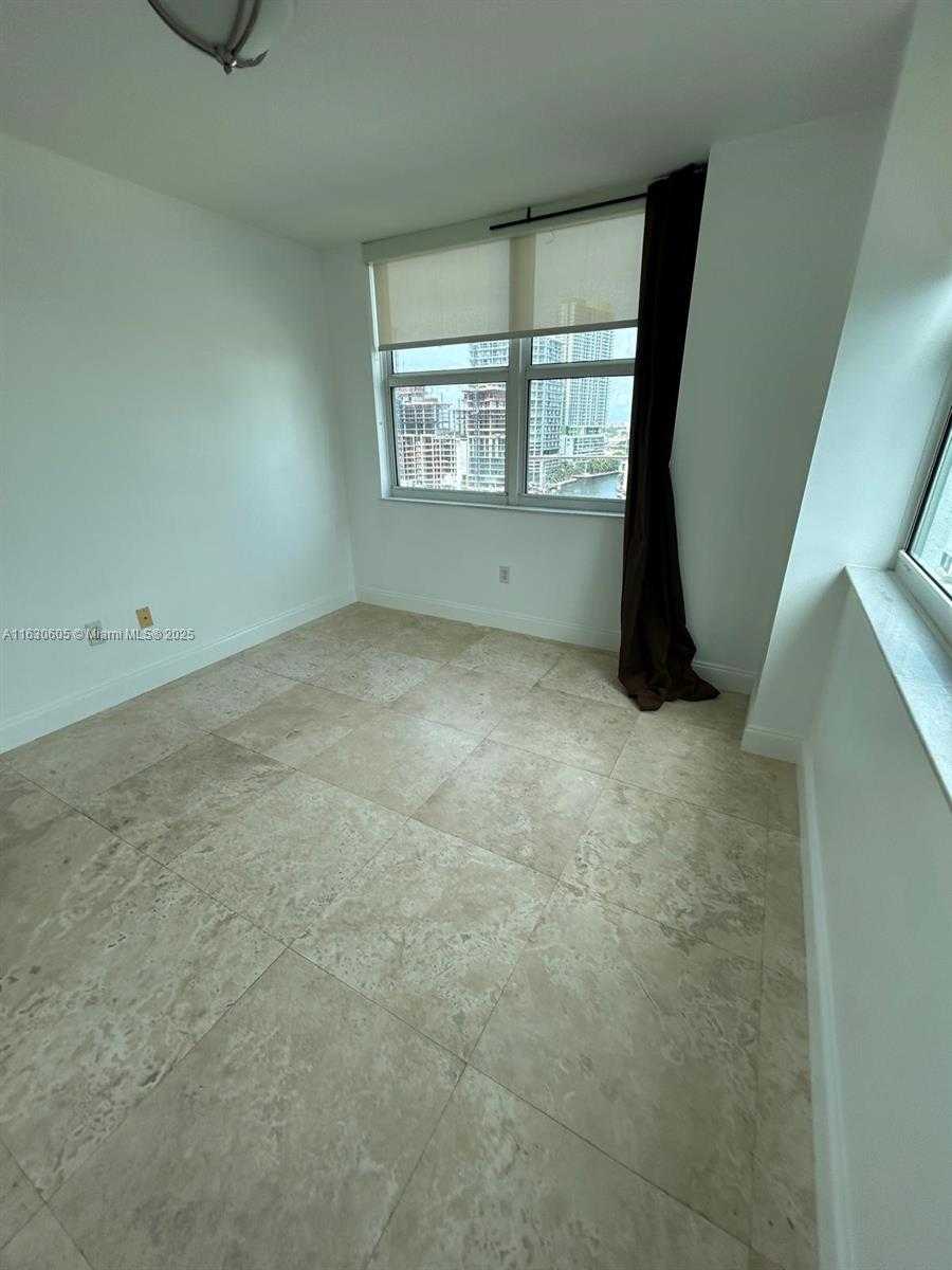Small Image of 31 SOUTH EAST 5TH ST #1601, Miami Number 6