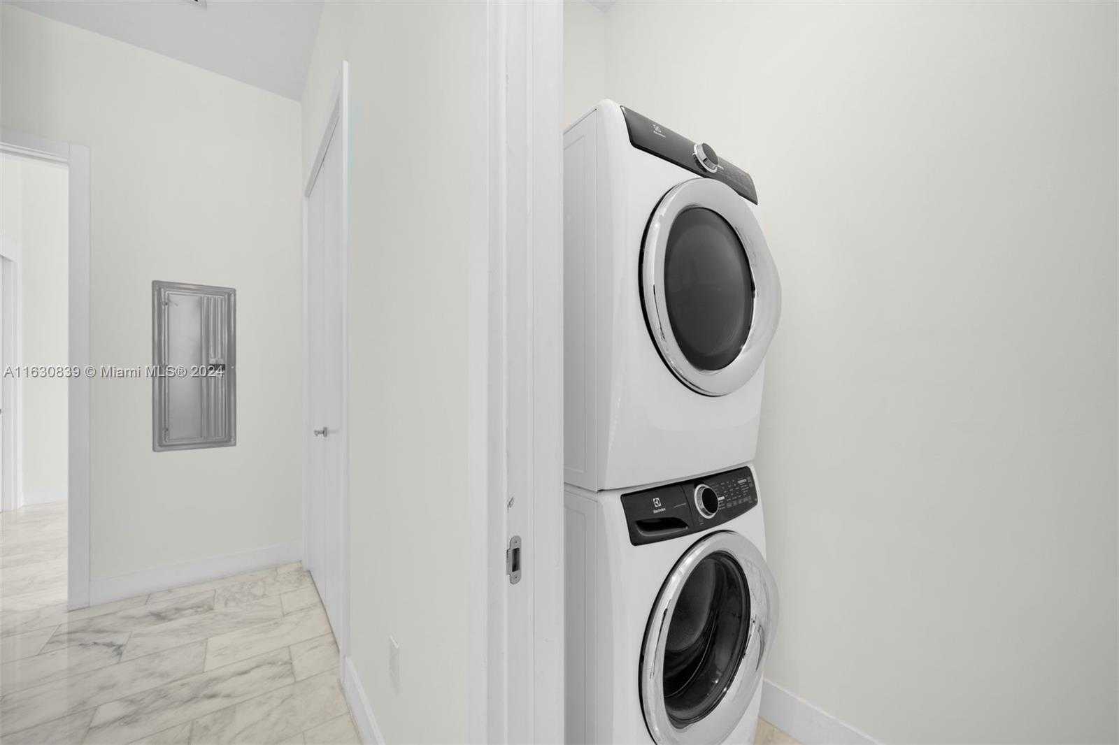 Small Image of 1451 BRICKELL AVE #5302, Miami Number 10