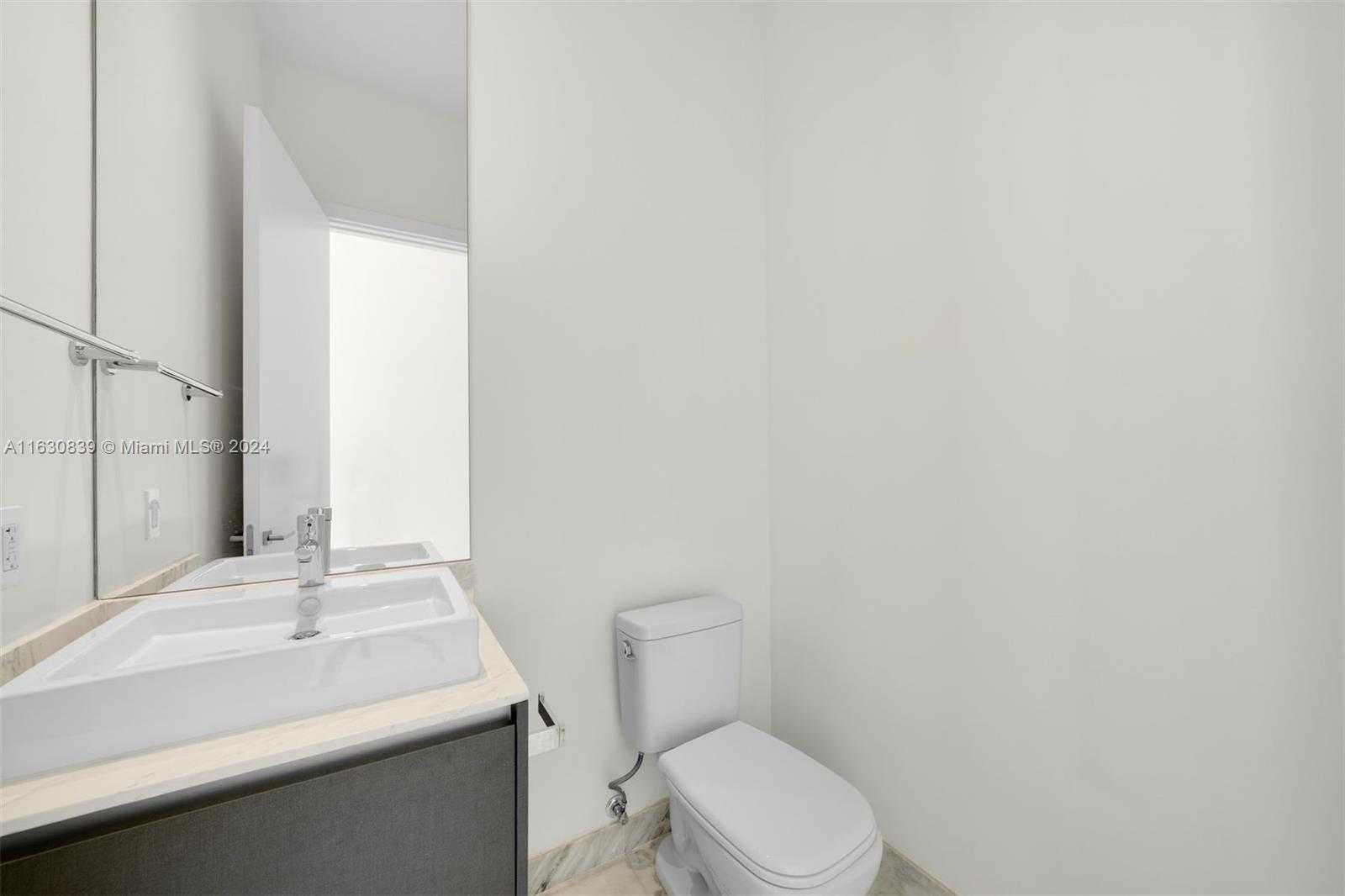 Small Image of 1451 BRICKELL AVE #5302, Miami Number 12