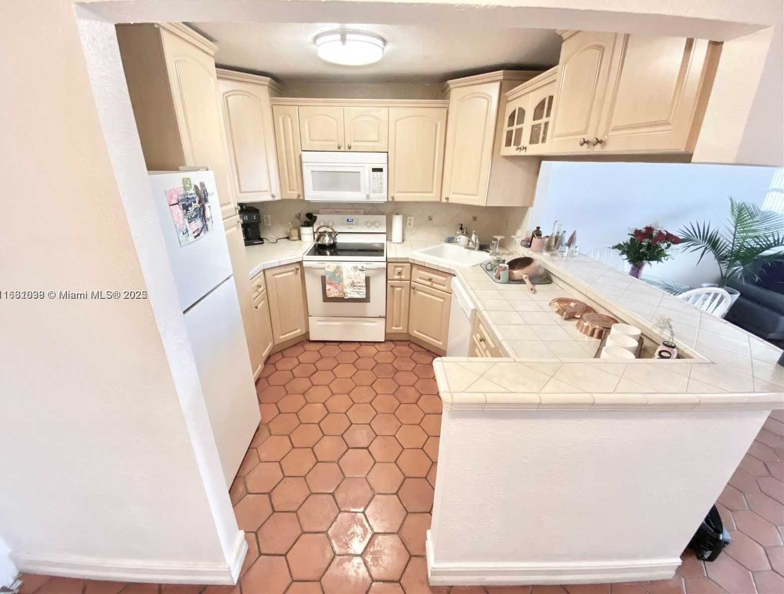 Small Image of 7928 WEST DR #303, North Bay Village Number 10