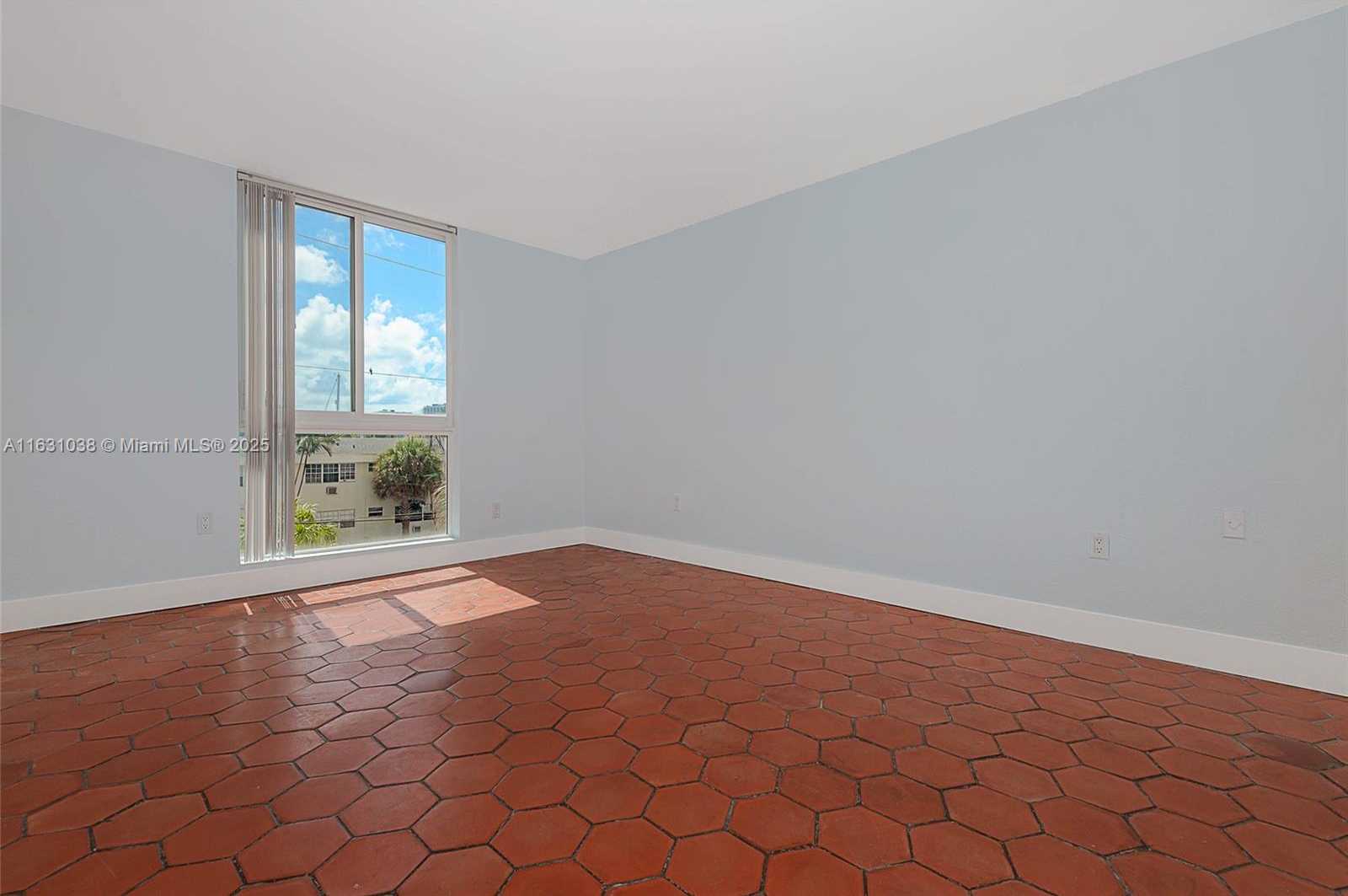 Small Image of 7928 WEST DR #303, North Bay Village Number 13
