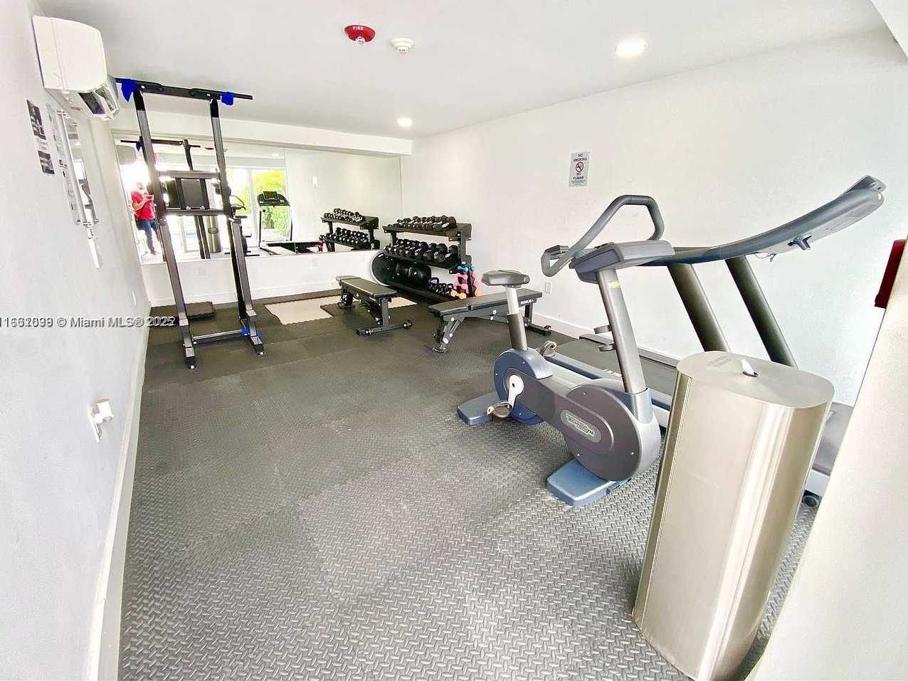 Small Image of 7928 WEST DR #303, North Bay Village Number 19