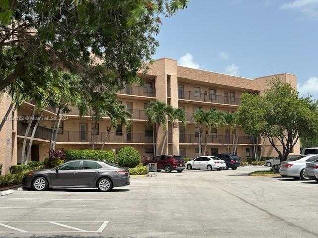 Small Image of 10101 SUNRISE LAKES BLVD #306, Sunrise Number 15