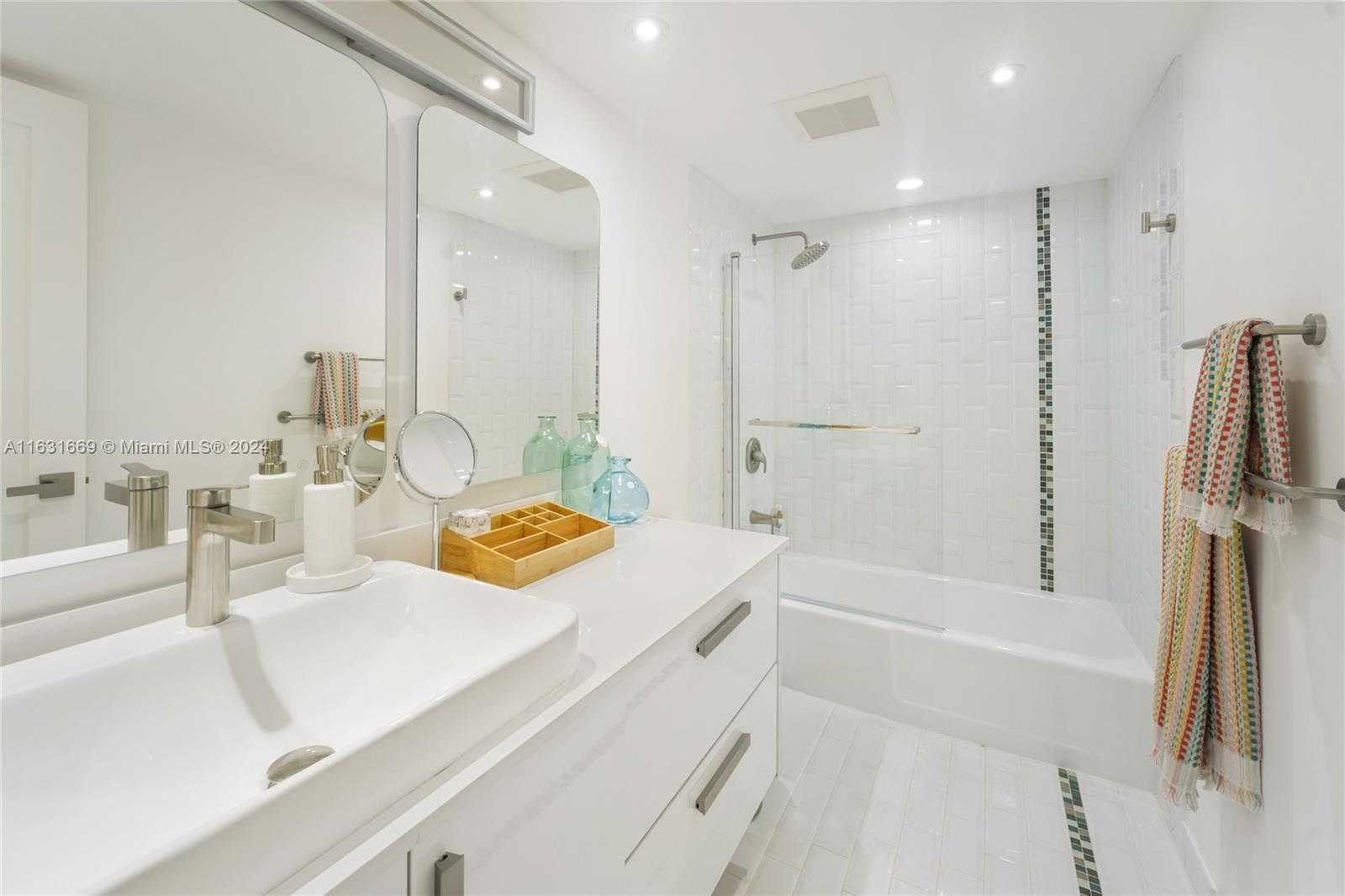 Small Image of 780 NORTH EAST 69TH ST #PH-6, Miami Number 18