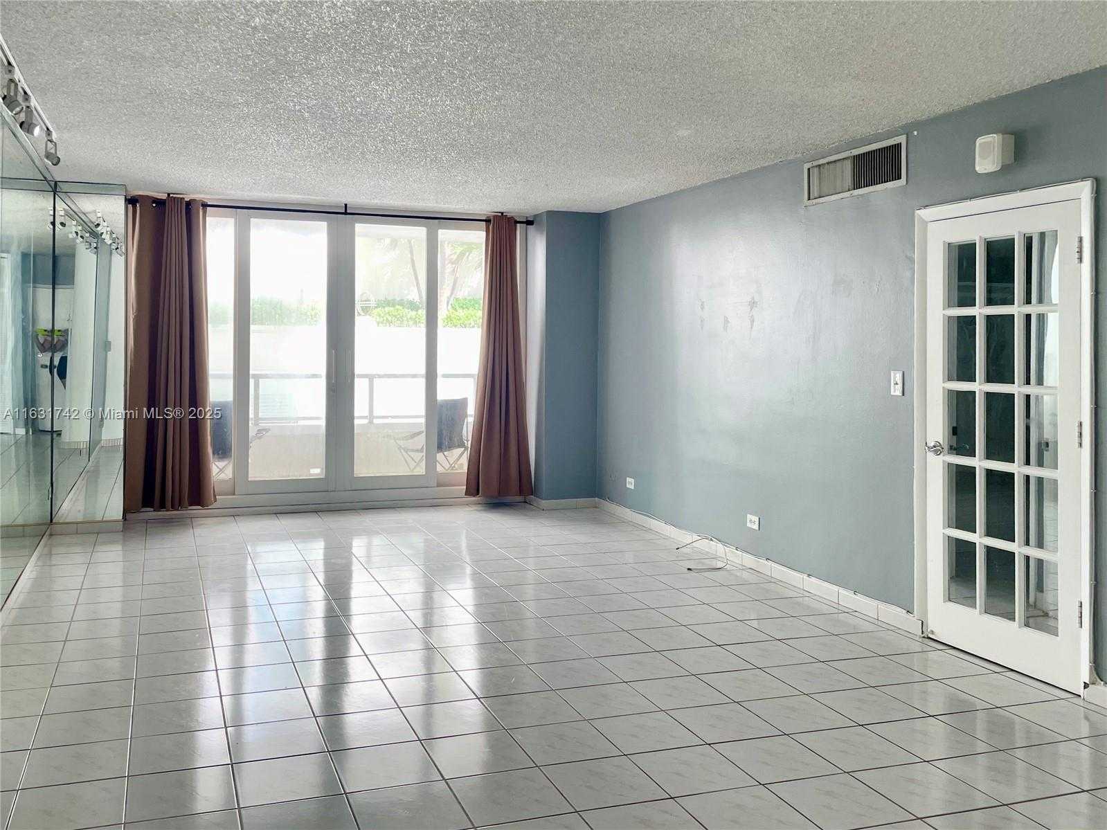 Small Image of 5005 COLLINS AVE #523, Miami Beach Number 3