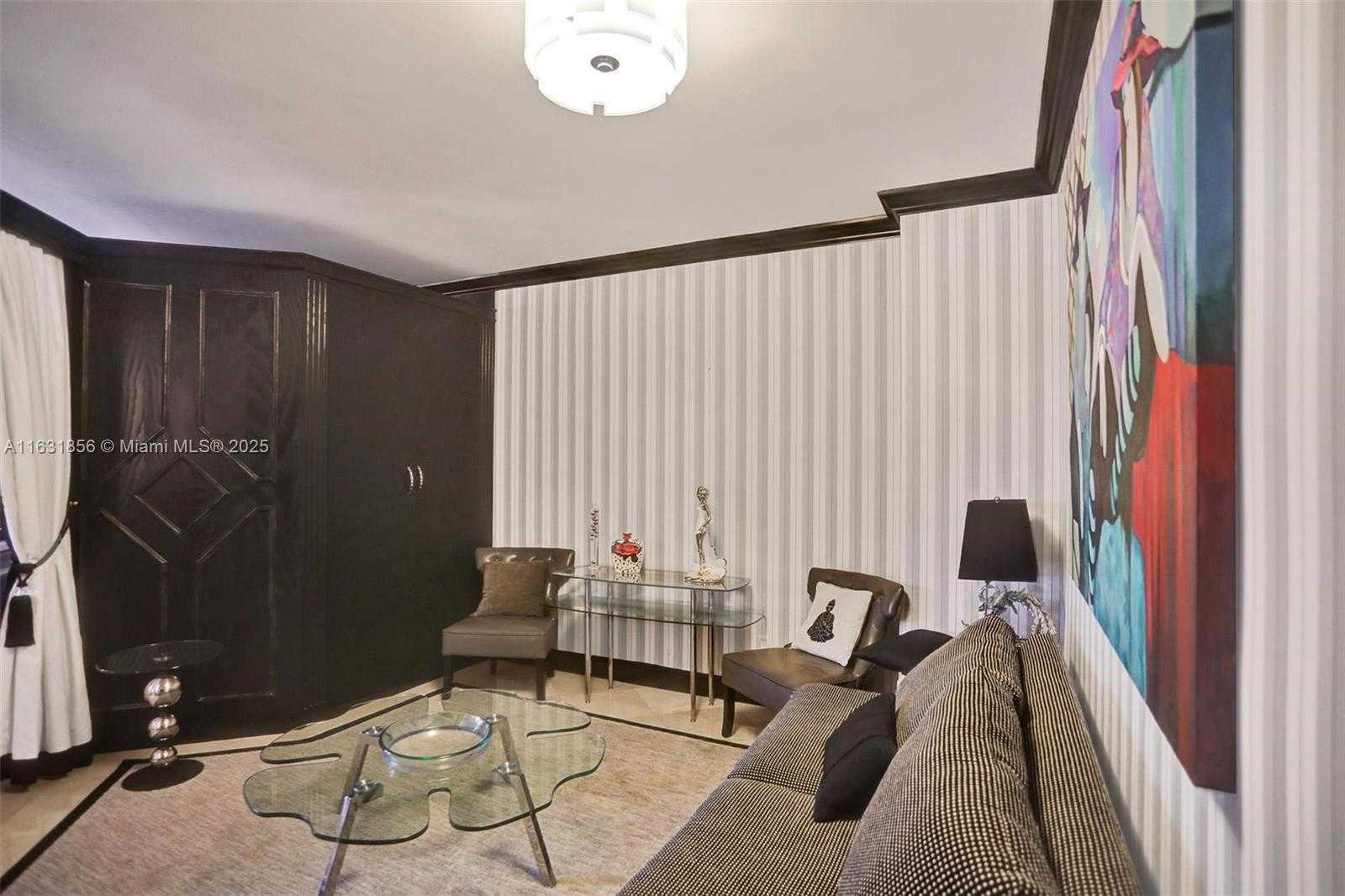 Small Image of 21050 POINT PL #403, Aventura Number 11