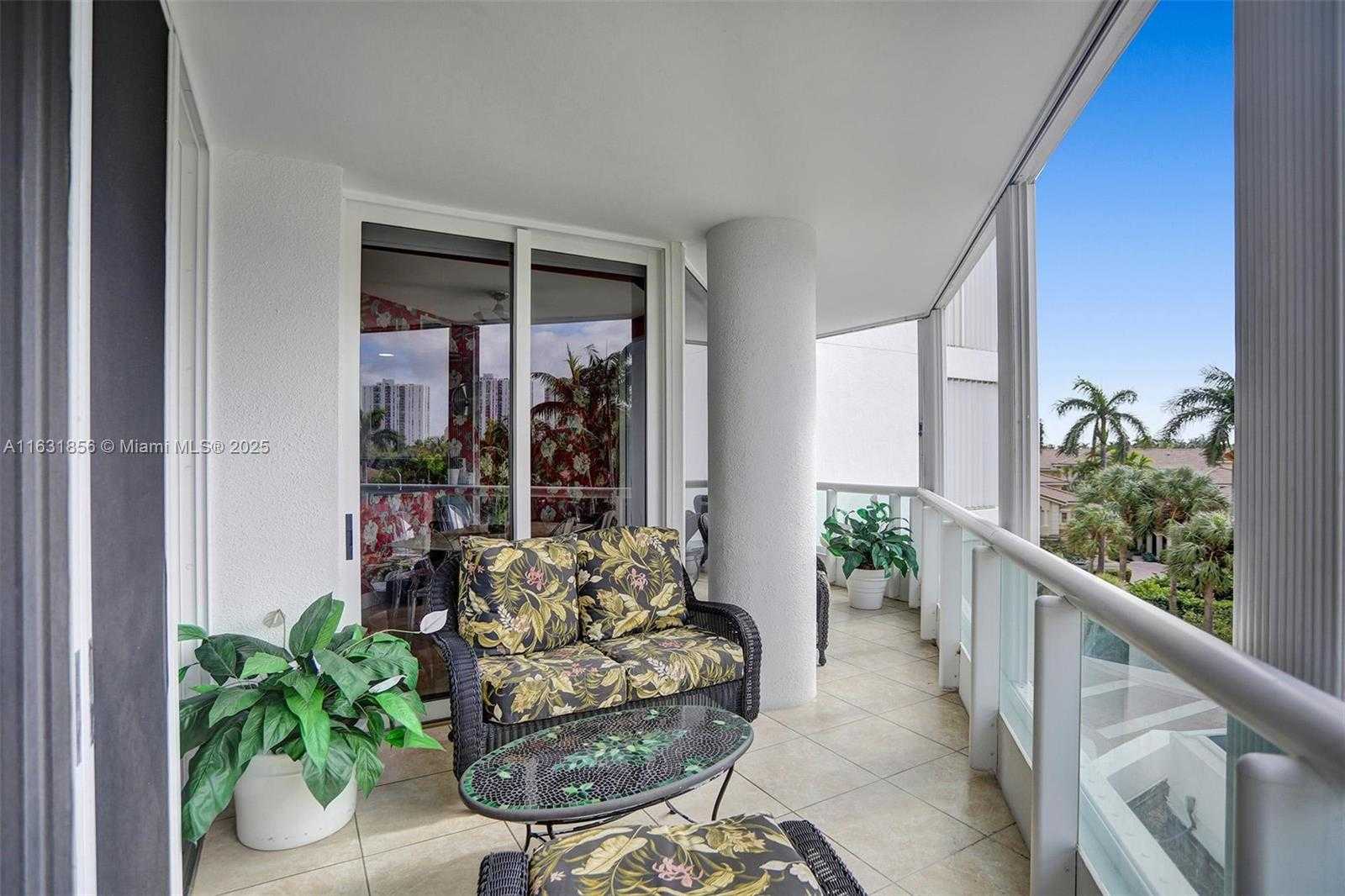 Small Image of 21050 POINT PL #403, Aventura Number 12