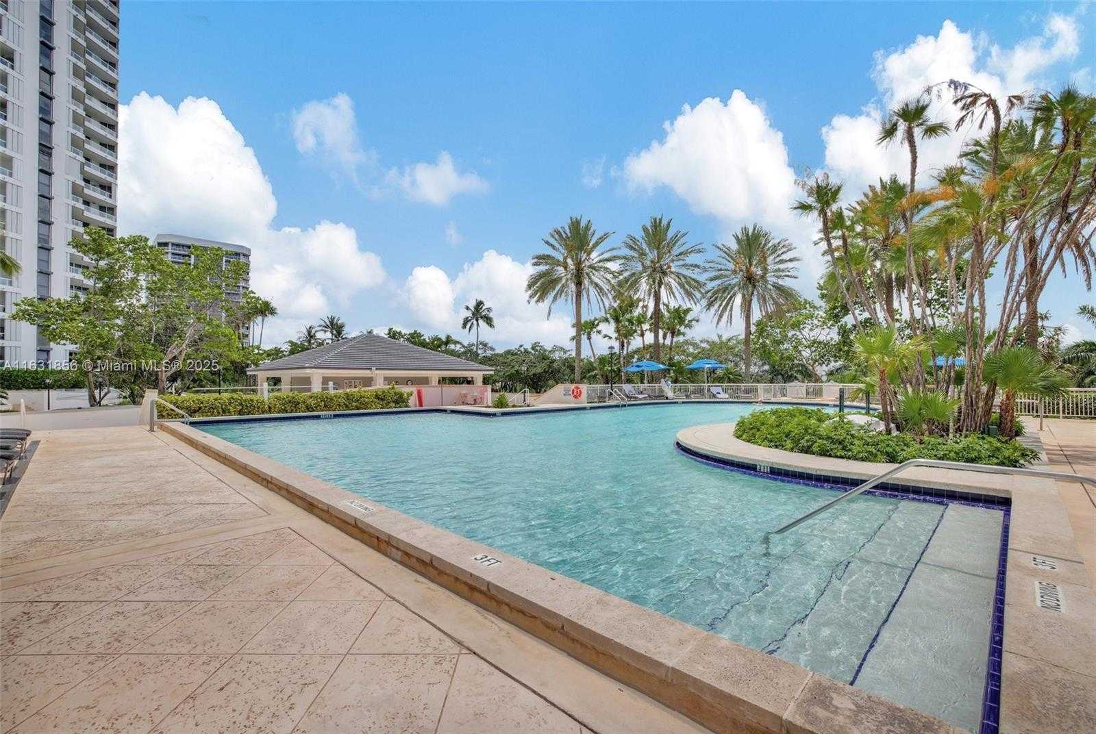 Small Image of 21050 POINT PL #403, Aventura Number 43