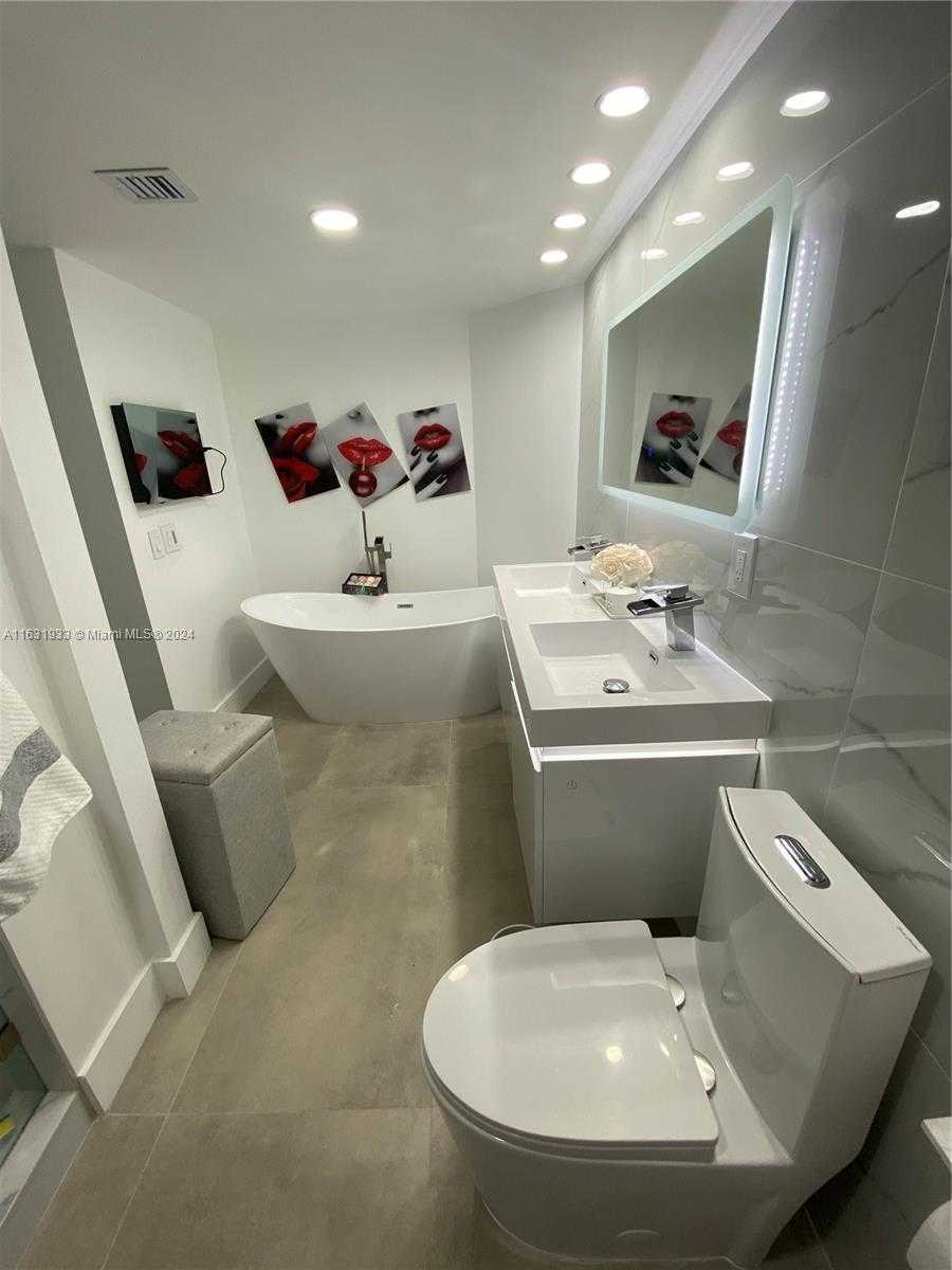 Small Image of 1717 NORTH BAYSHORE DR #A-1239, Miami Number 9